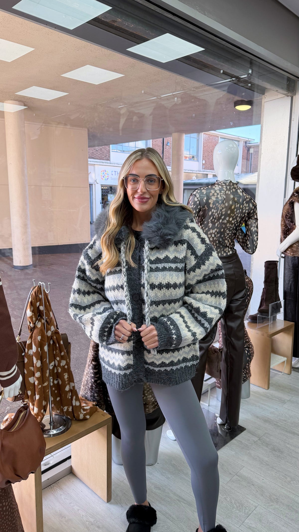 Faux Fur Collar Aztec Print Cardigan - CHARCOAL