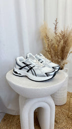 Classic Stripe Runner Trainers - WHITE