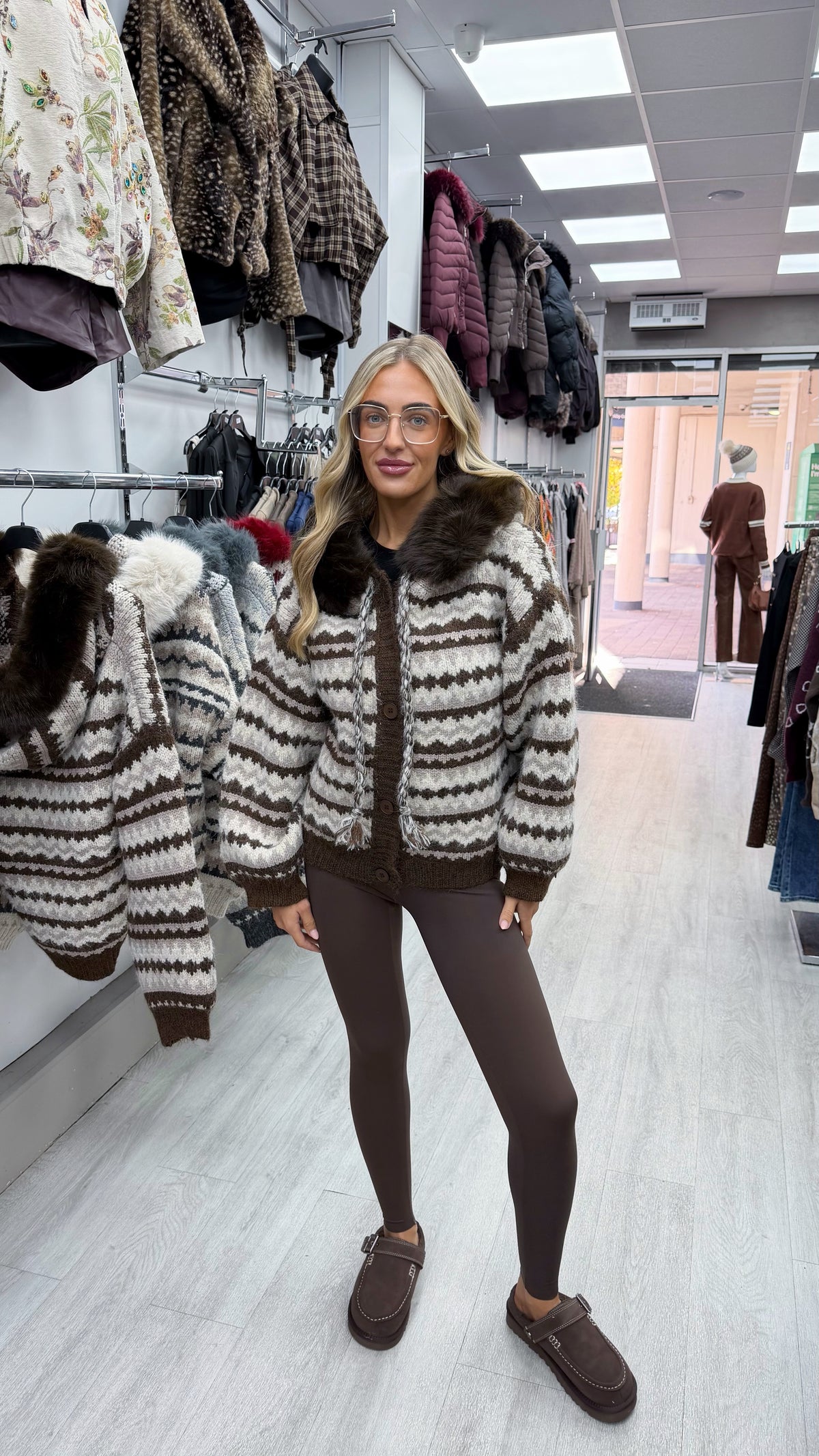 Faux Fur Collar Aztec Print Cardigan - BROWN