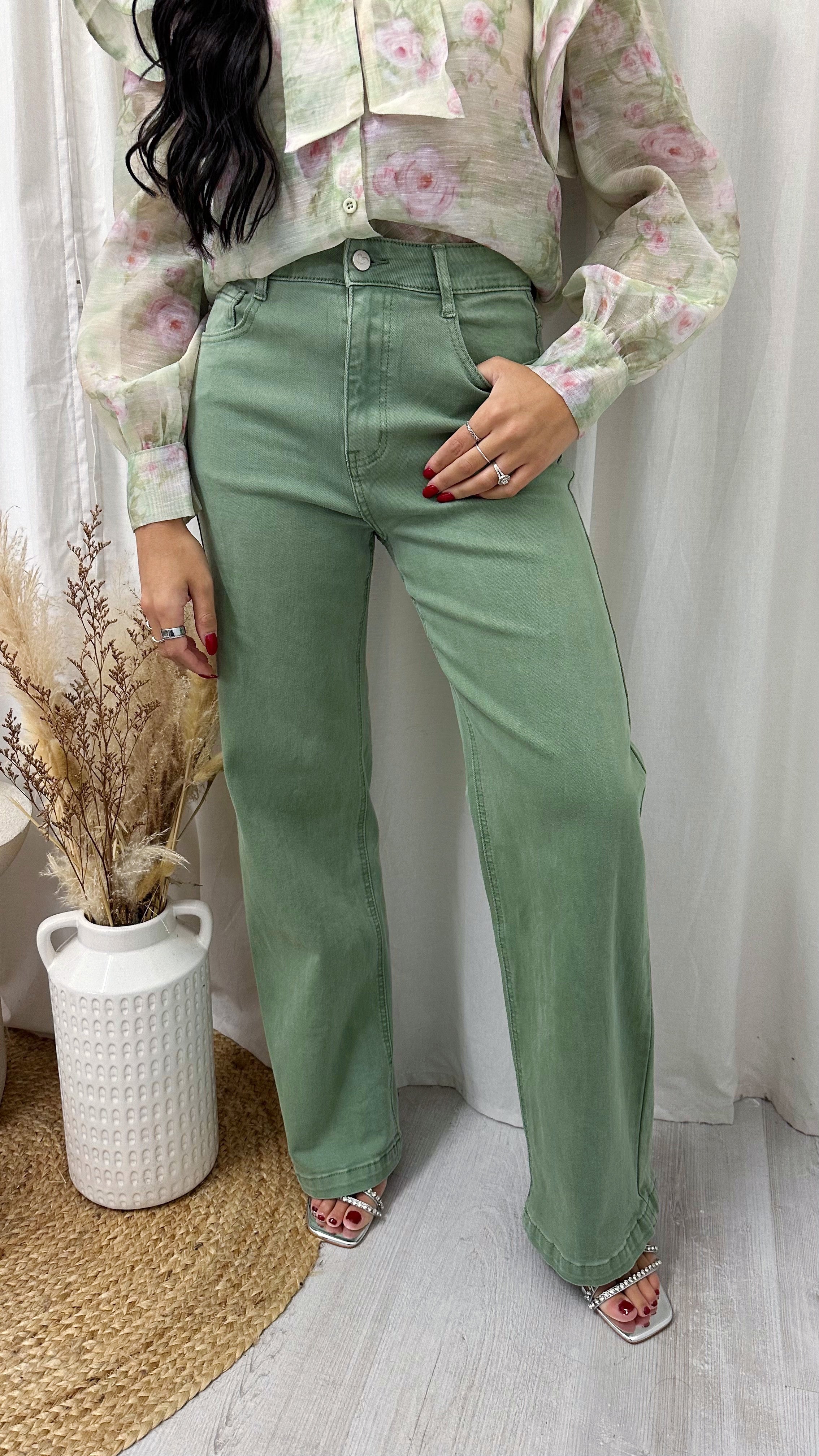 Straight Leg High Waisted Jeans - GREEN