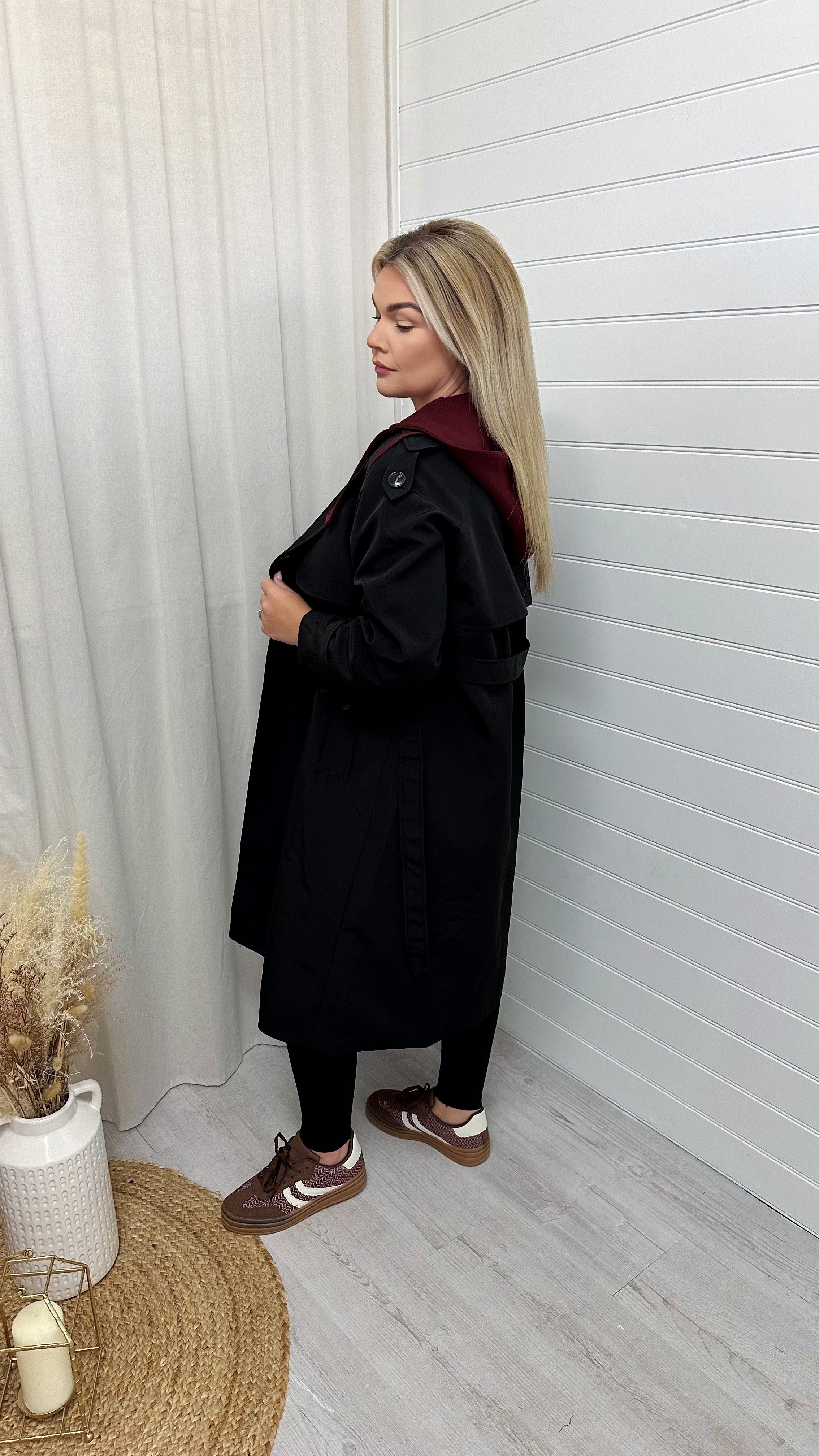 Premium Hooded Lightweight Mac - BLACK/WINE