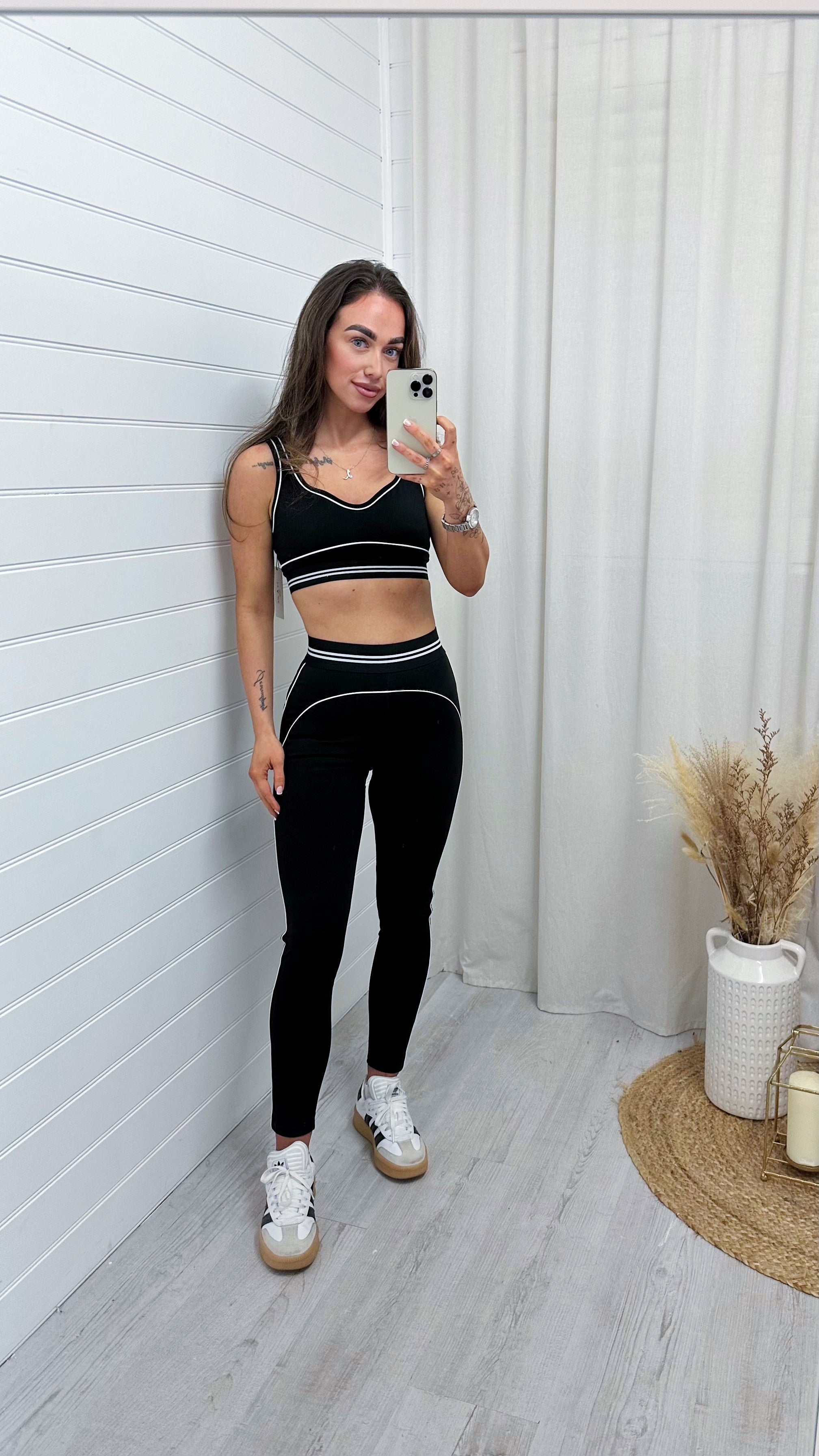 Piped Trim Sports Bra and Leggings Gym Set - BLACK