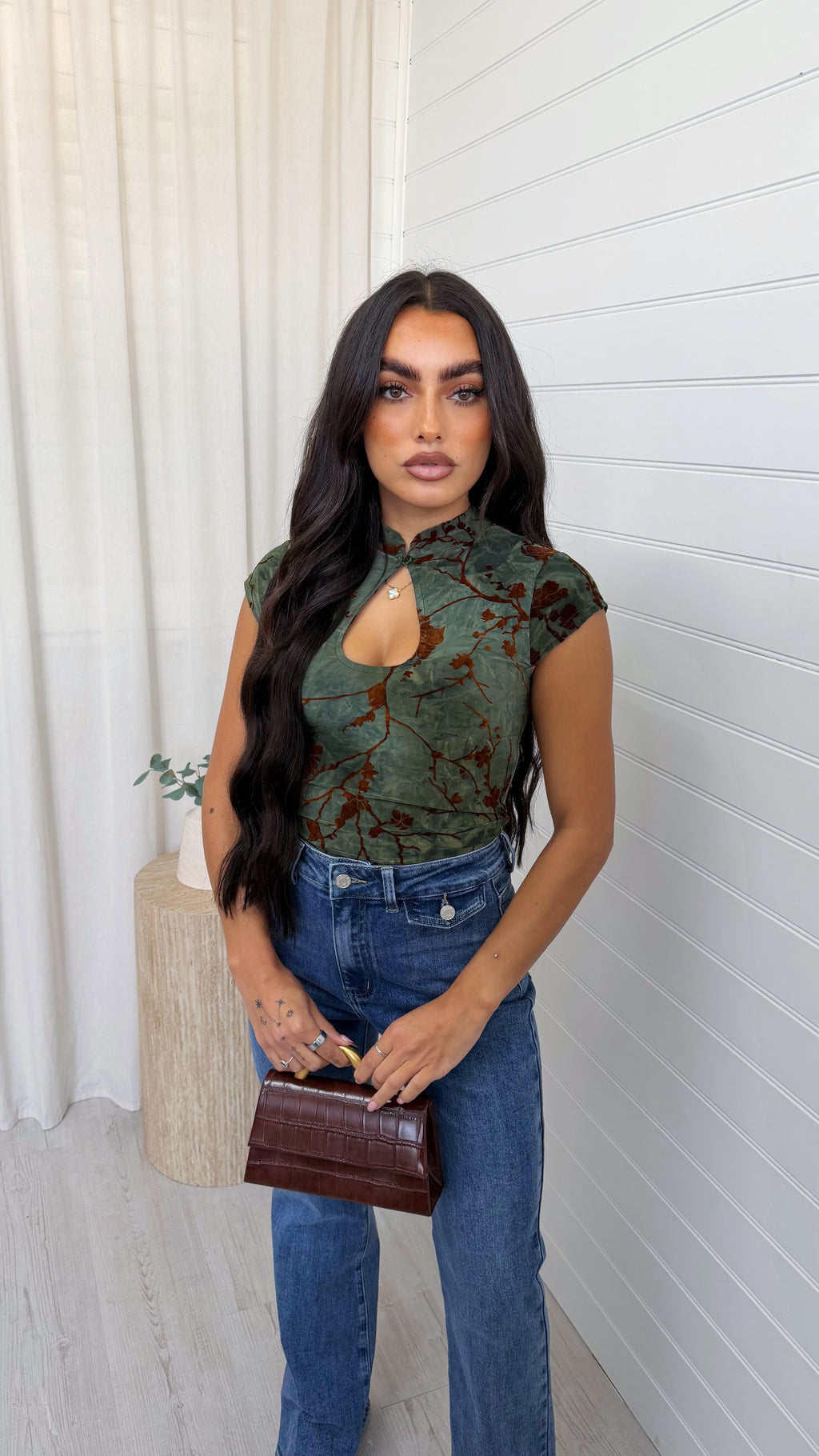 Velvet Branch Key Hole Top - KHAKI