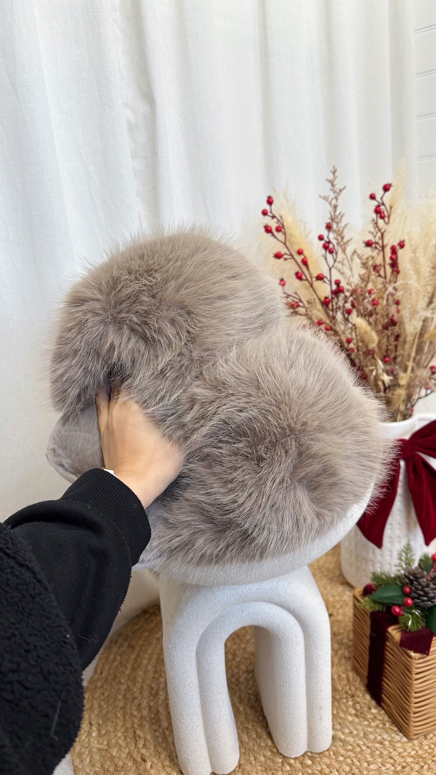 Mega Fluffy Faux Fur Slippers - MOCHA