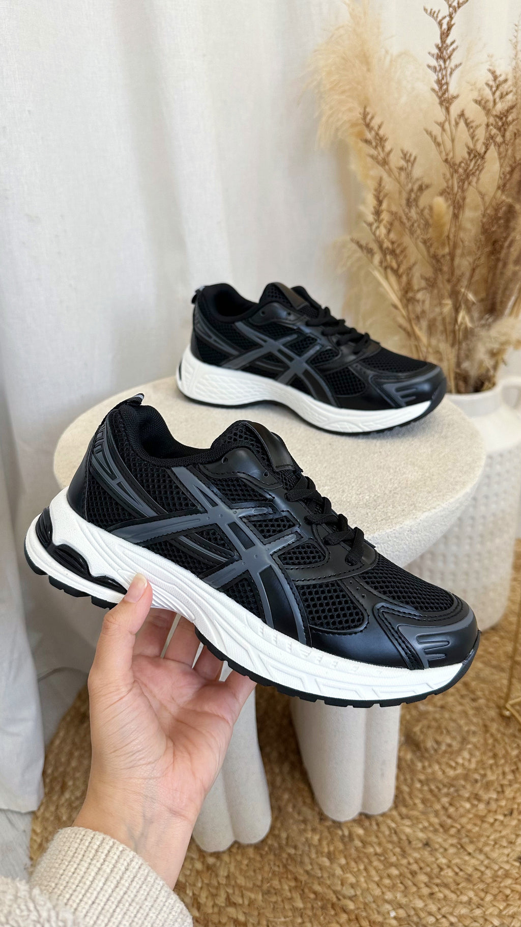 Classic Stripe Runner Trainers - BLACK