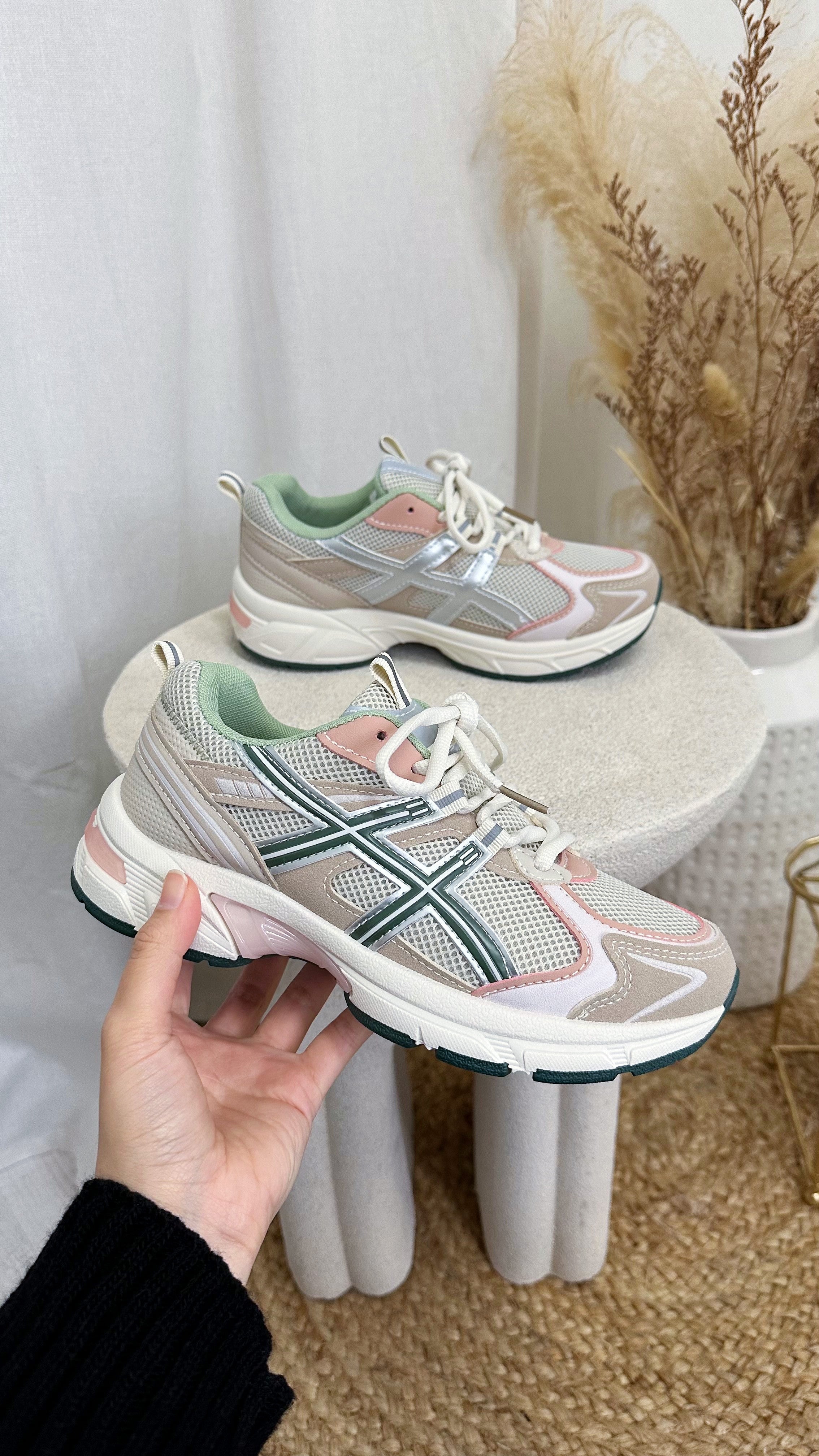 Classic Runner Trainers - PINK/SAGE