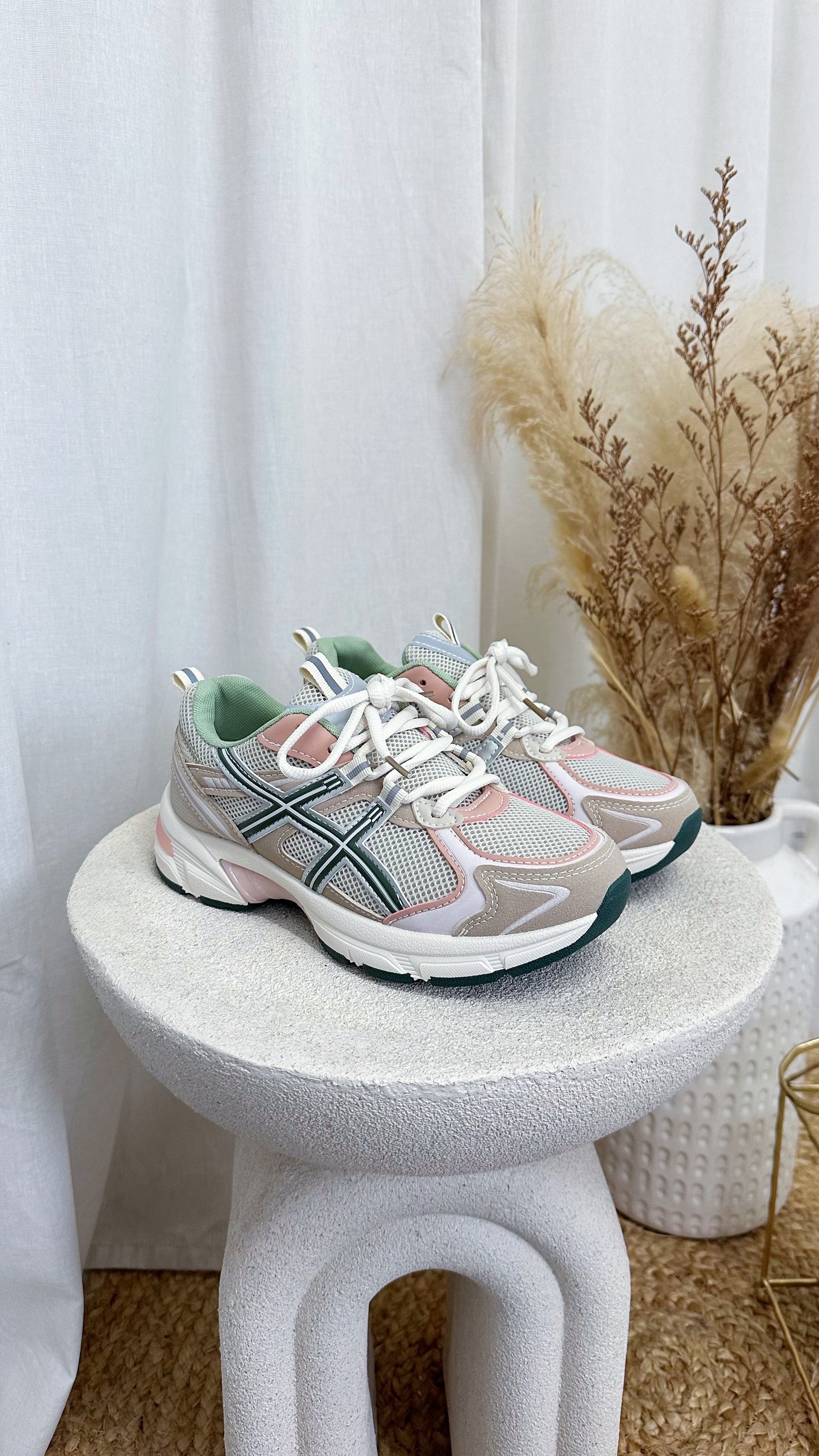 Classic Runner Trainers - PINK/SAGE