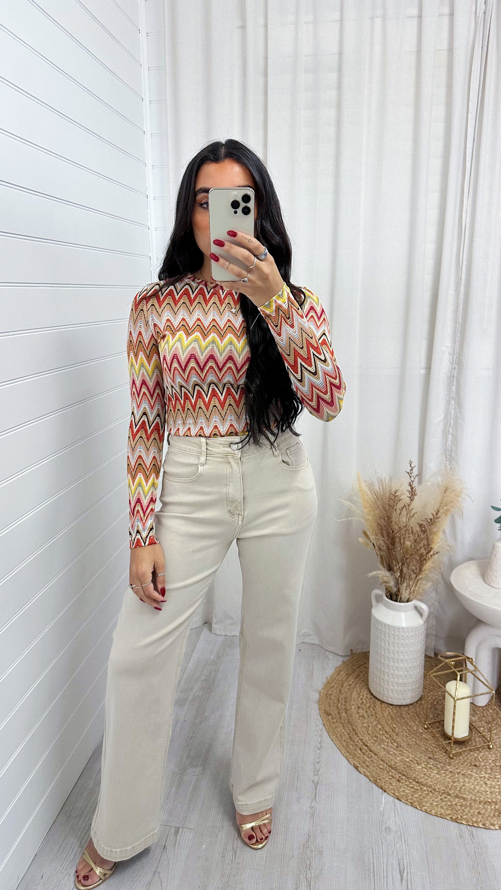 Straight Leg High Waisted Jeans - BEIGE