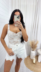 Broderie Anglaise Hem Denim Shorts - WHITE