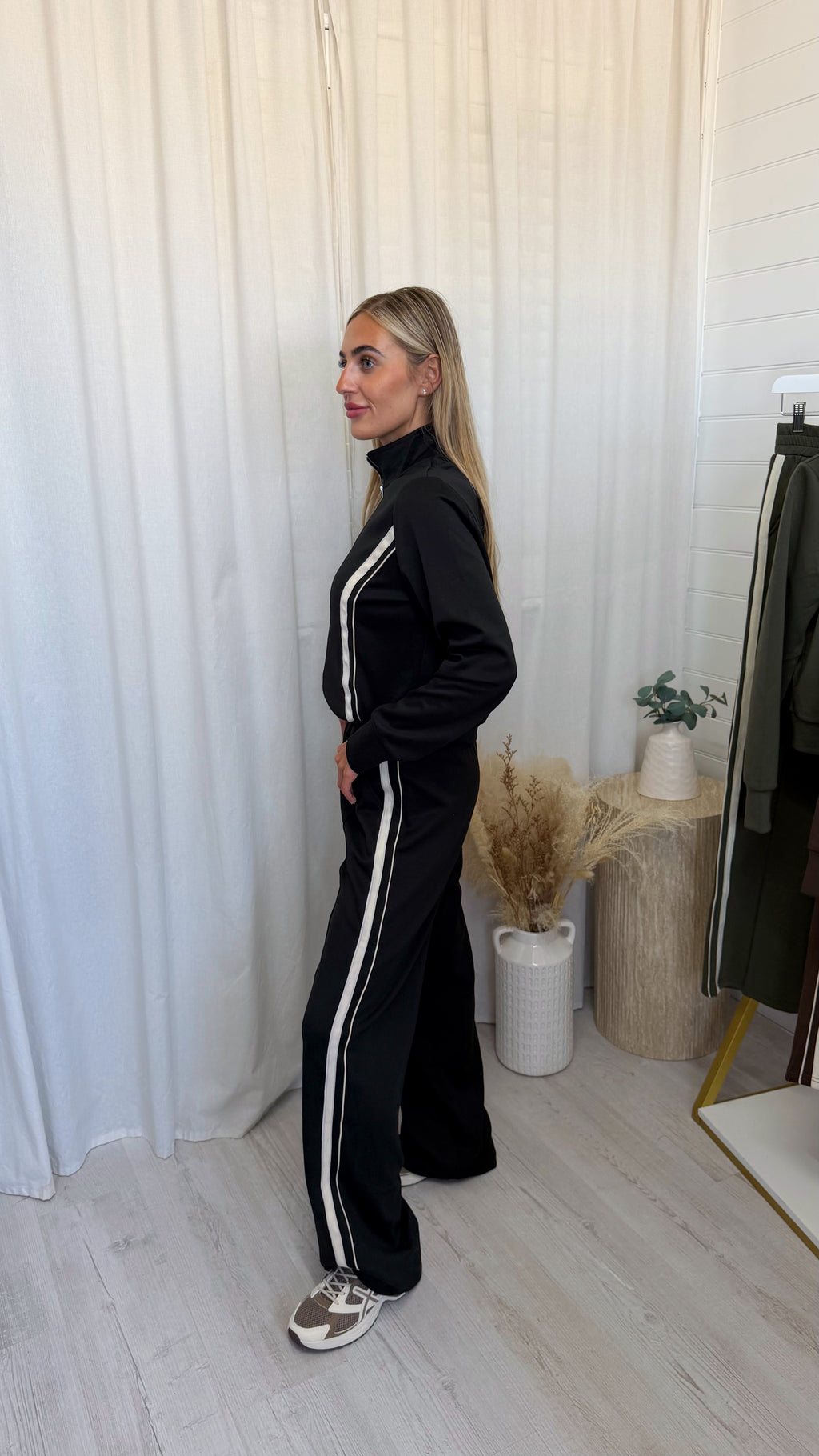 Contrast Stripe Jacket and Joggers Tracksuit - BLACK