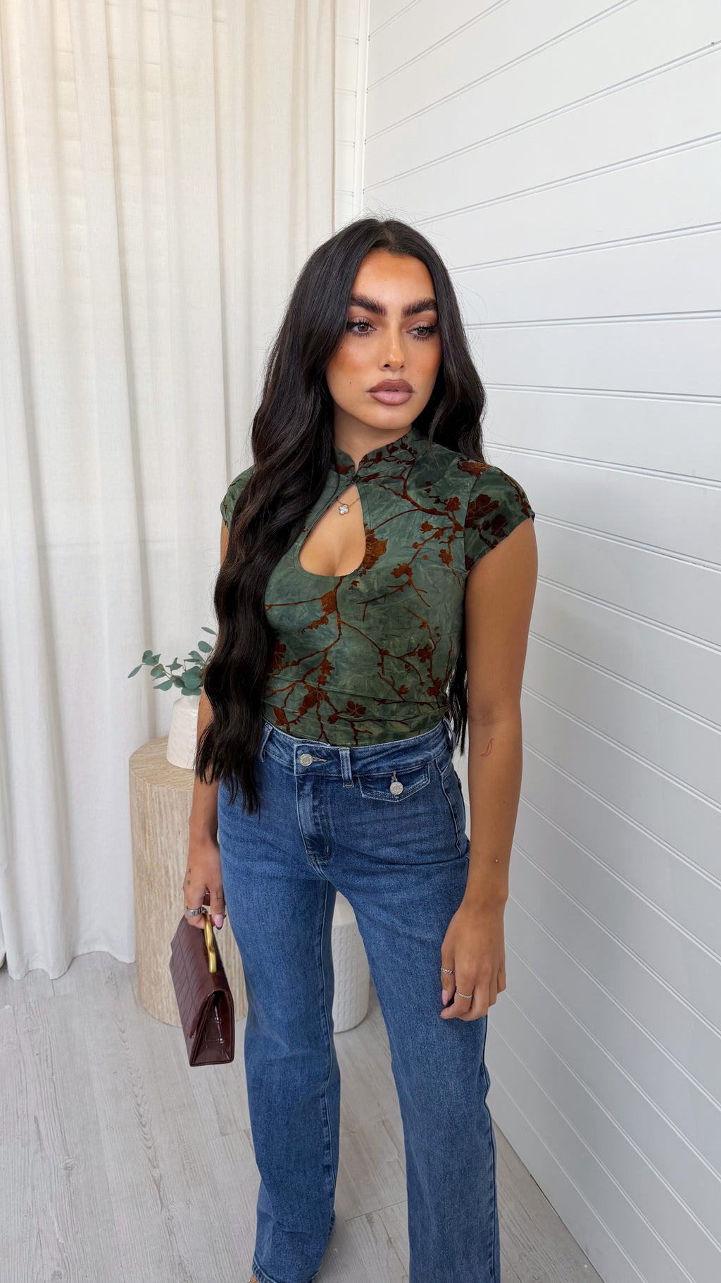 Velvet Branch Key Hole Top - KHAKI
