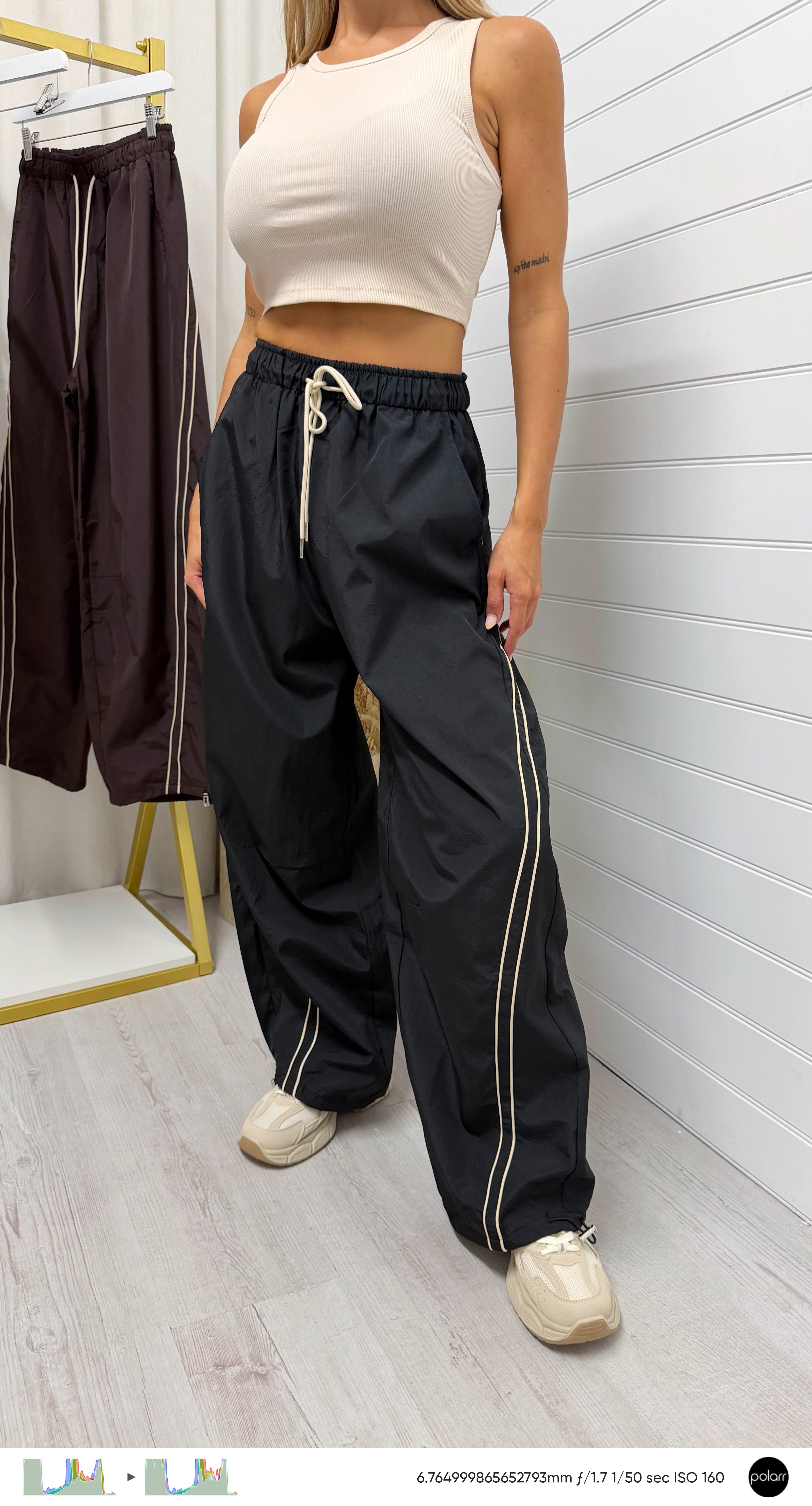 Contrast Trim Baggy Joggers - BLACK