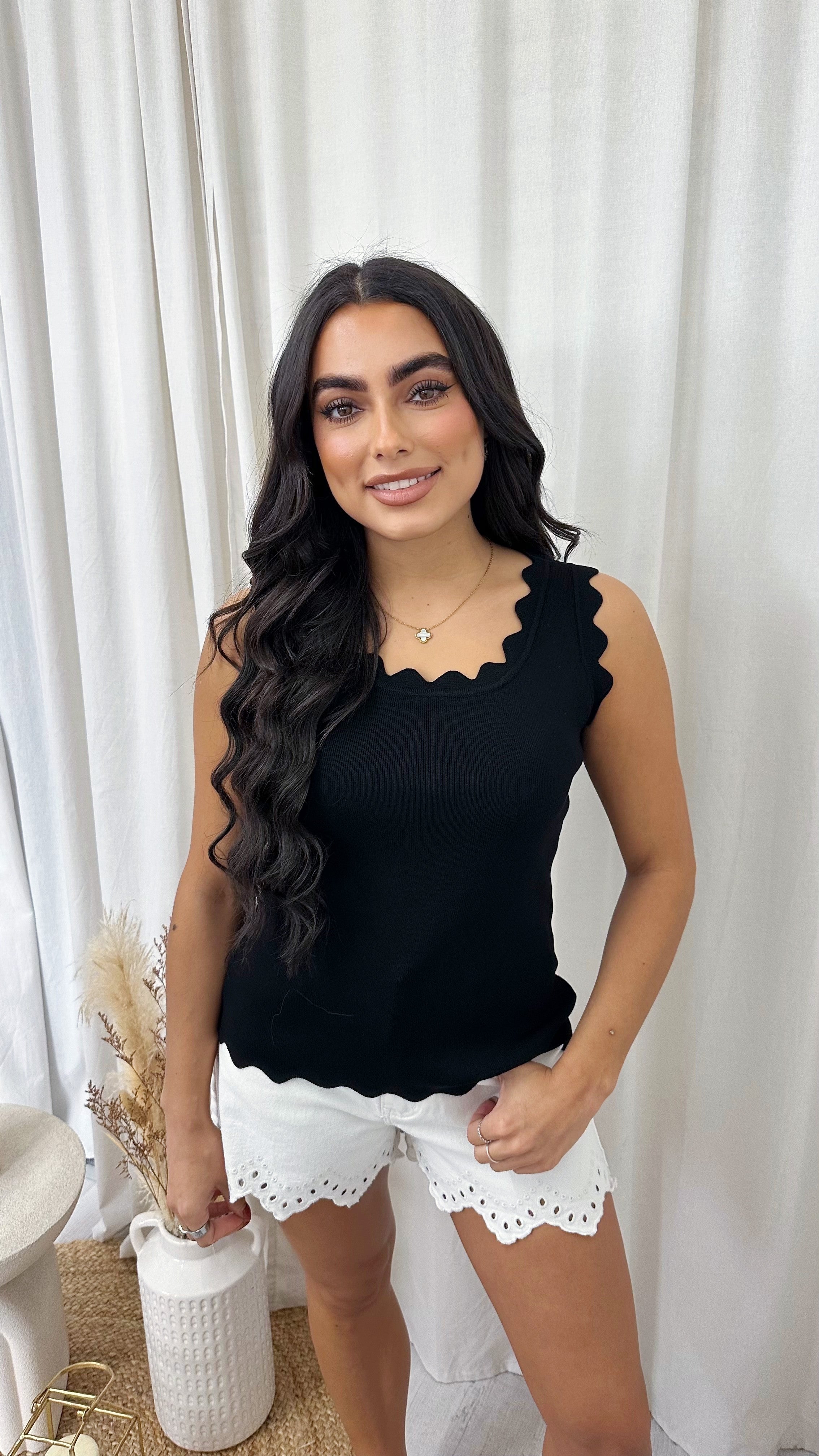 Scalloped Edged Knitted Vest - BLACK