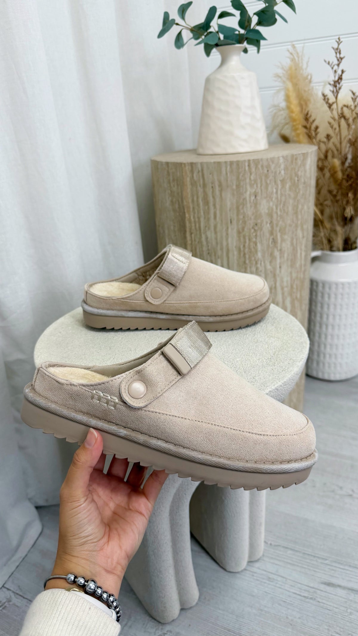 Slip-On Suede Platform Mule - LIGHT BEIGE