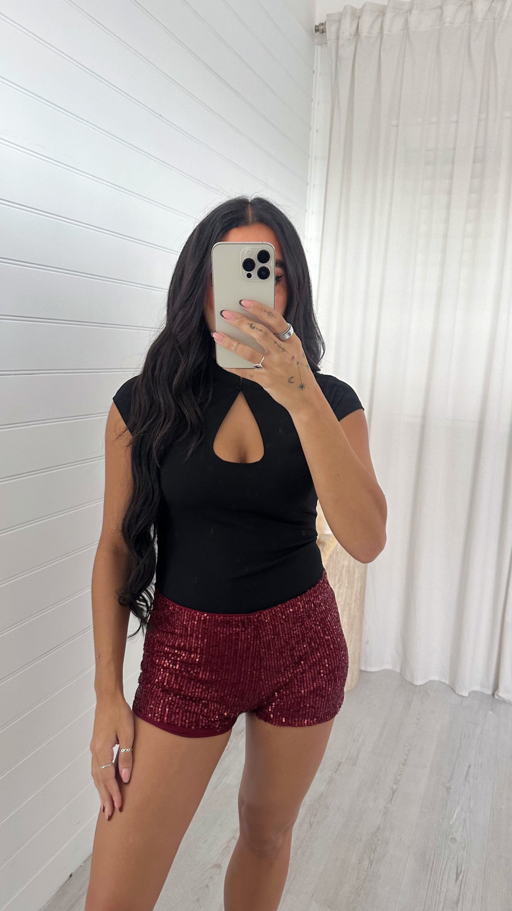 Twist Front Keyhole Top - BLACK