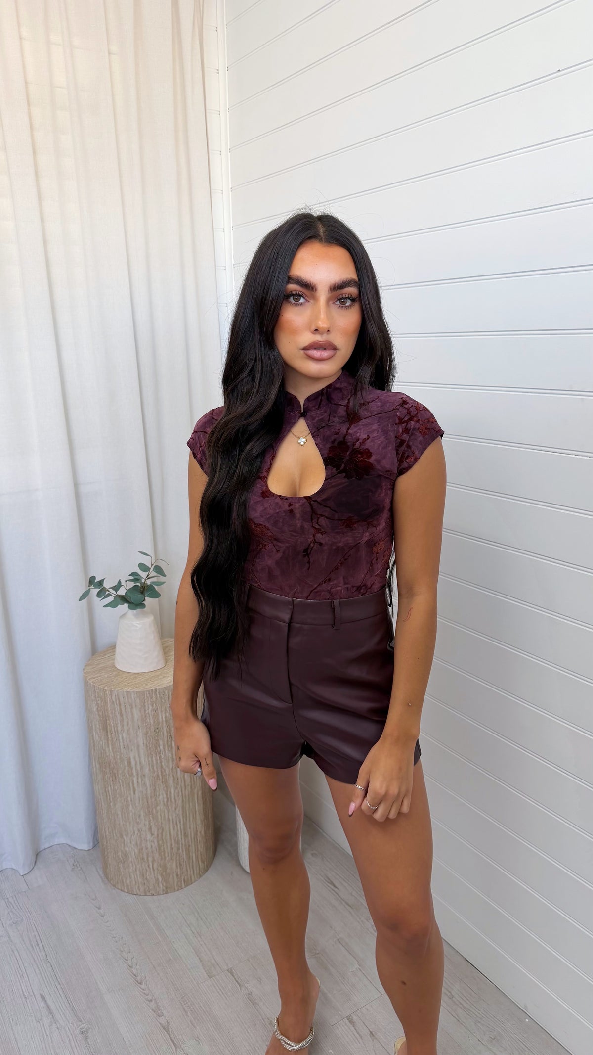 Velvet Branch Key Hole Top - BURGUNDY