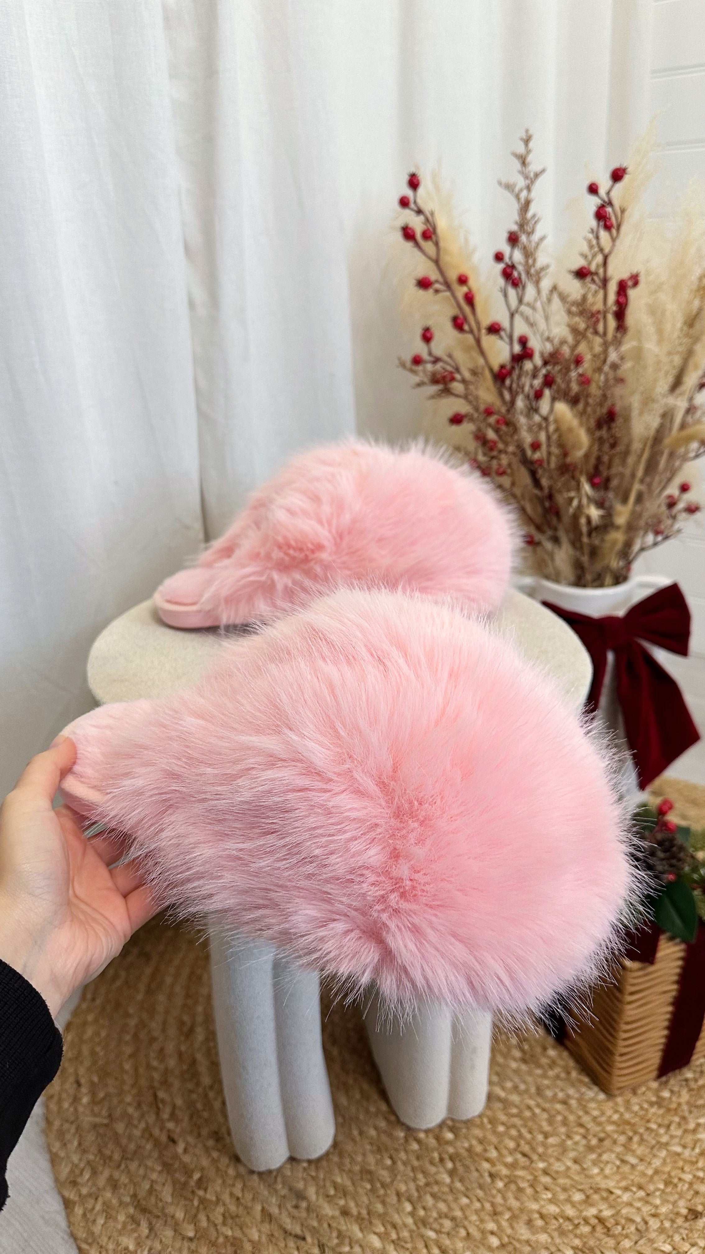 Mega Fluffy Faux Fur Slippers - BABY PINK