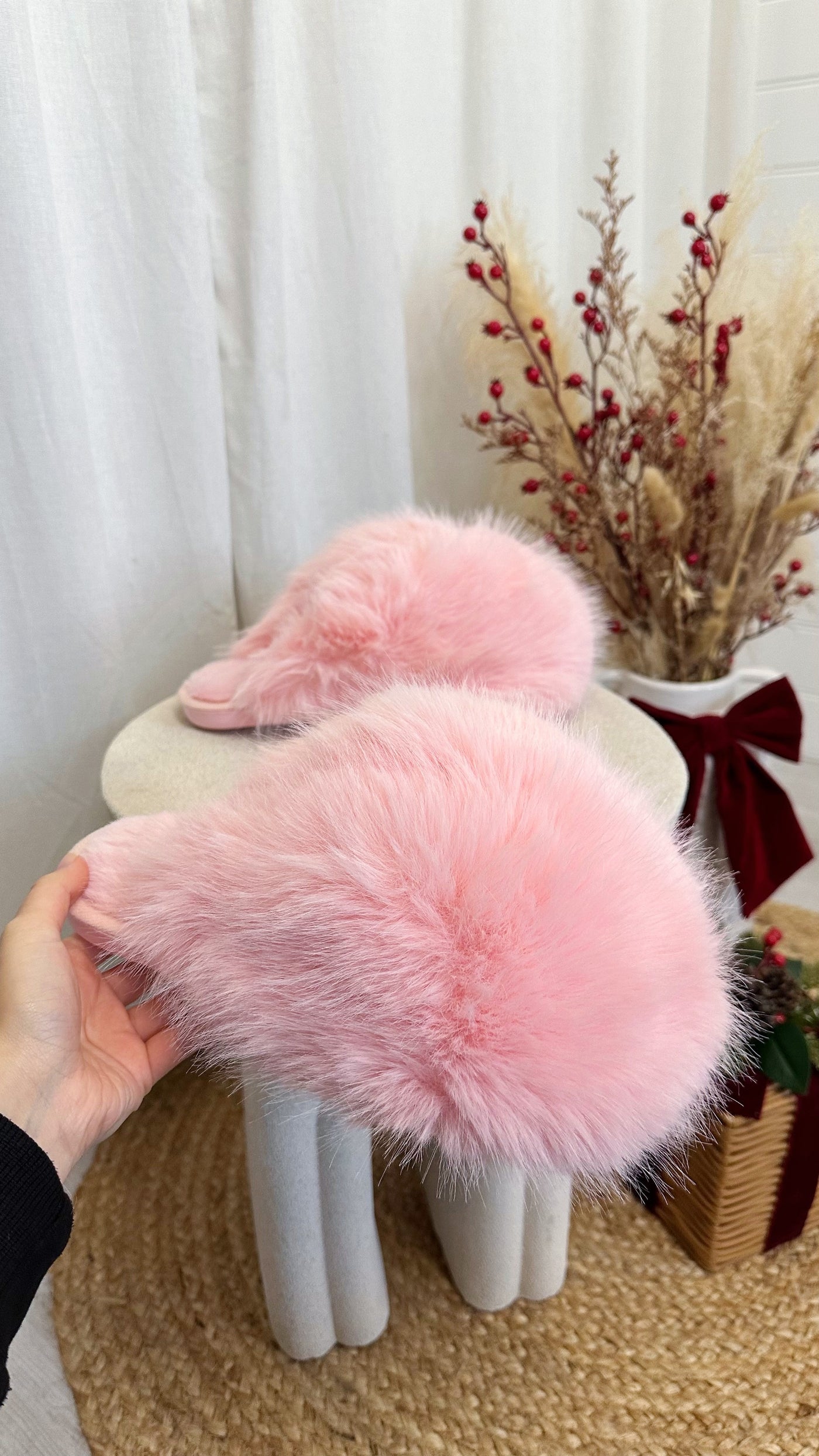 Mega Fluffy Faux Fur Slippers - BABY PINK