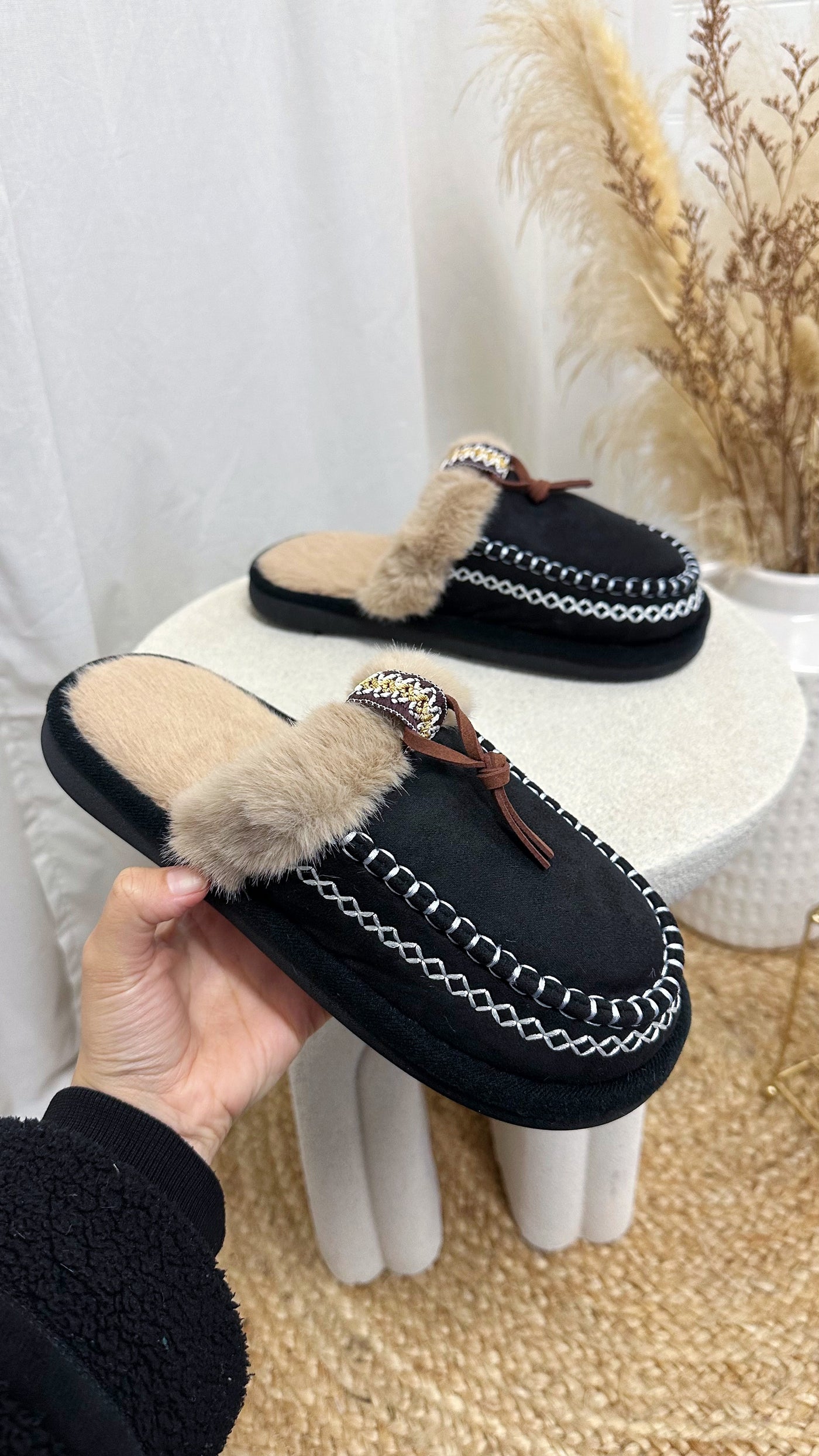 Embroidered Trim Faux Fur Slippers - BLACK
