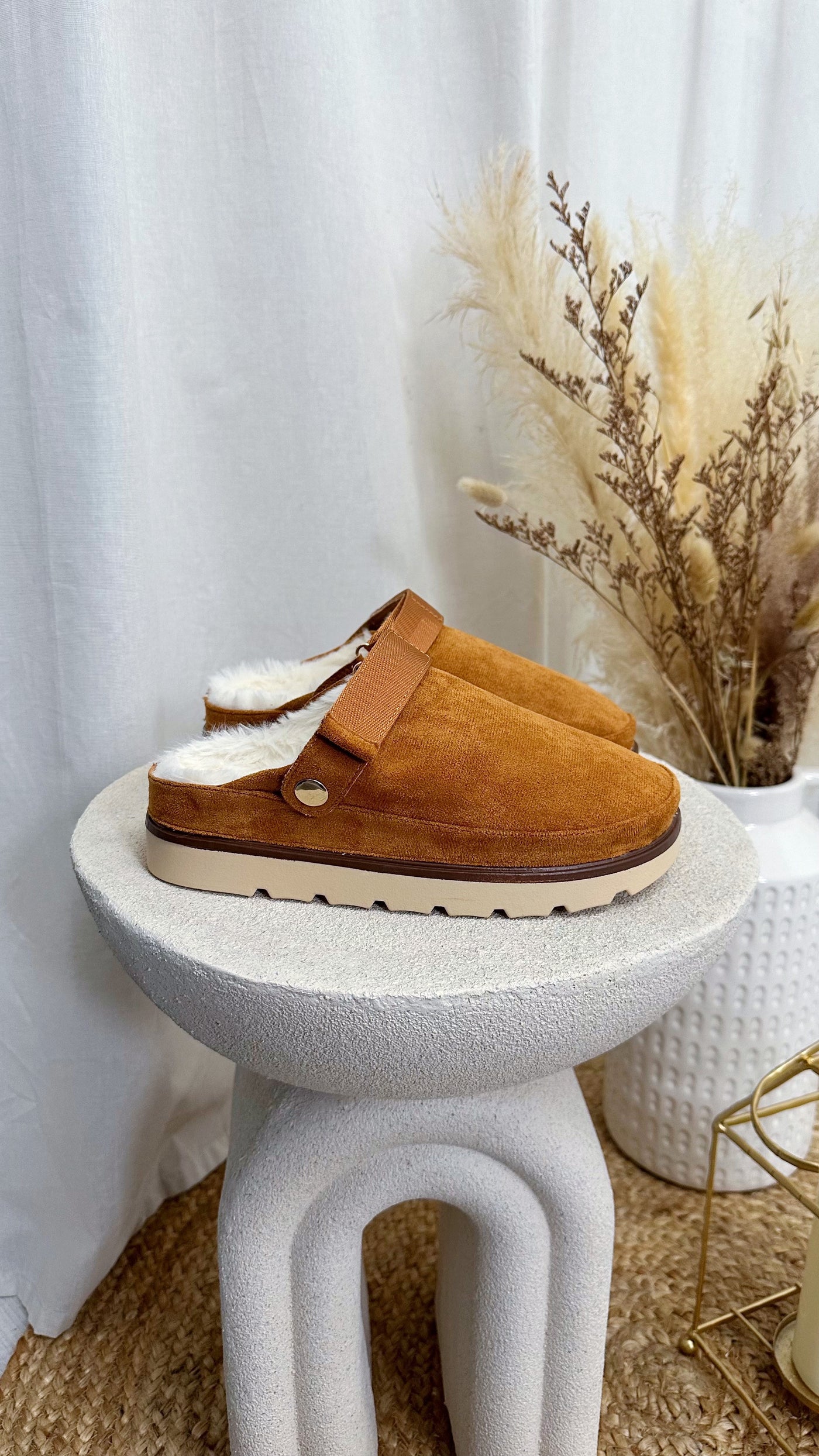 Fur Lined Platform Suede Clogs - CAMEL