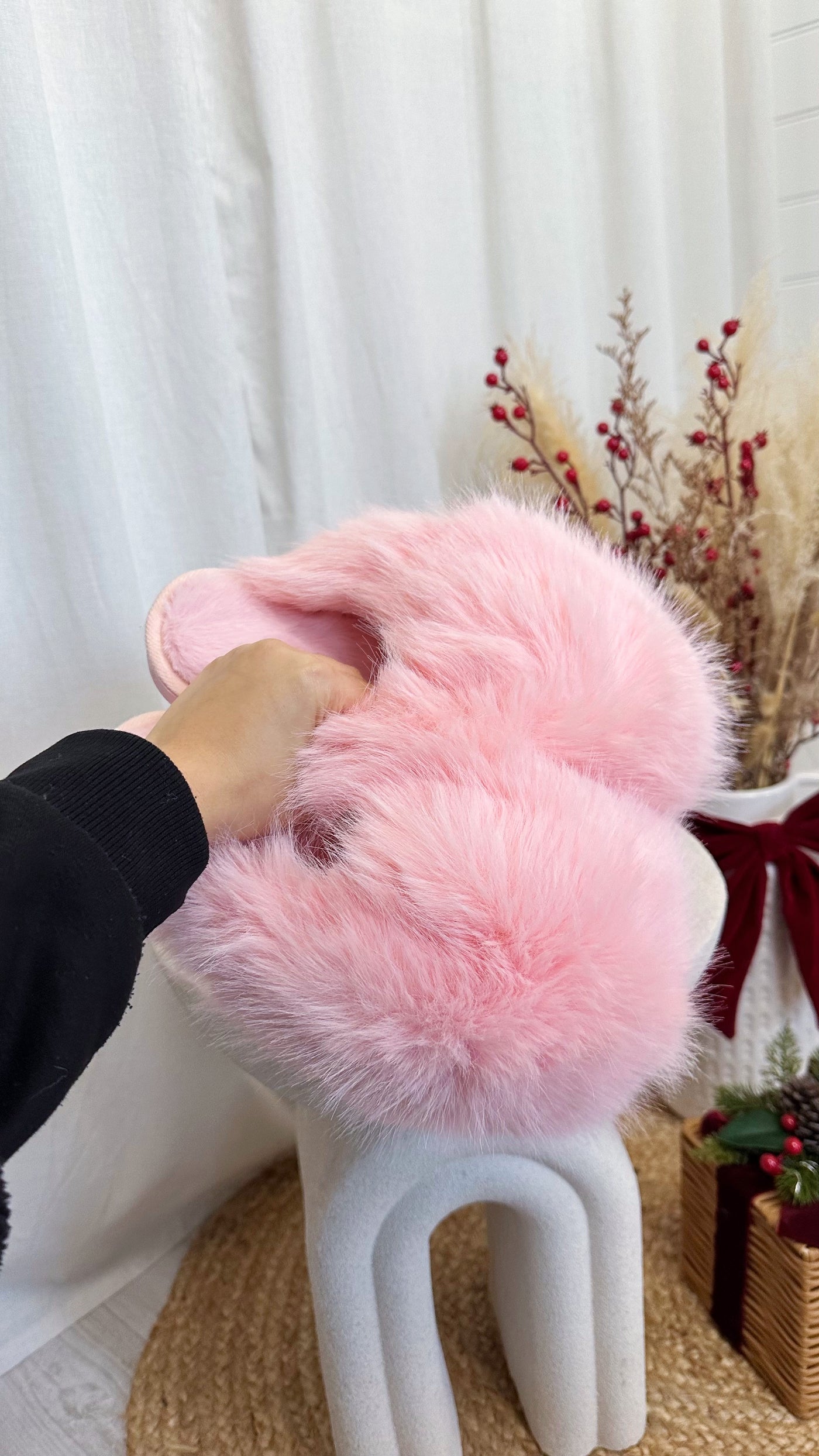 Mega Fluffy Faux Fur Slippers - BABY PINK