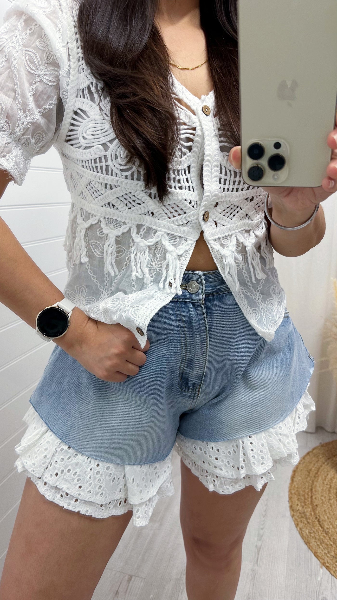 Embroidered White Trim High Waisted Denim Shorts - LIGHT BLUE