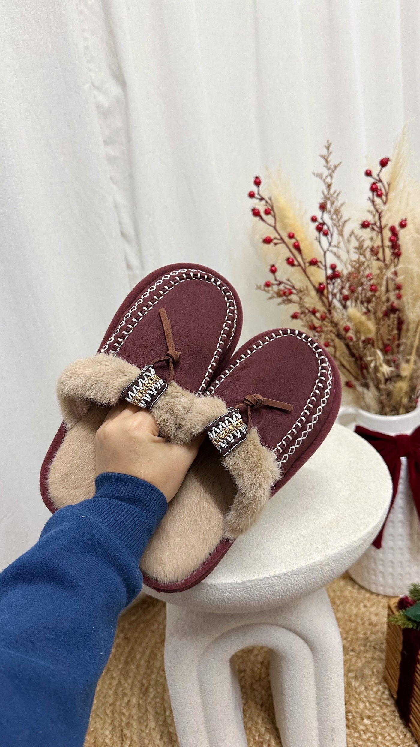 Embroidered Trim Faux Fur Slippers - BURGUNDY