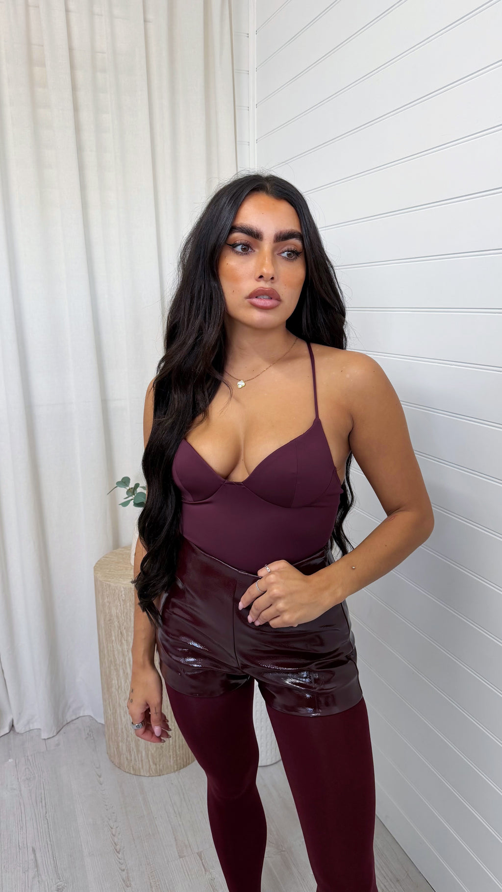 Sculpted Strappy Tank Top - BURGUNDY