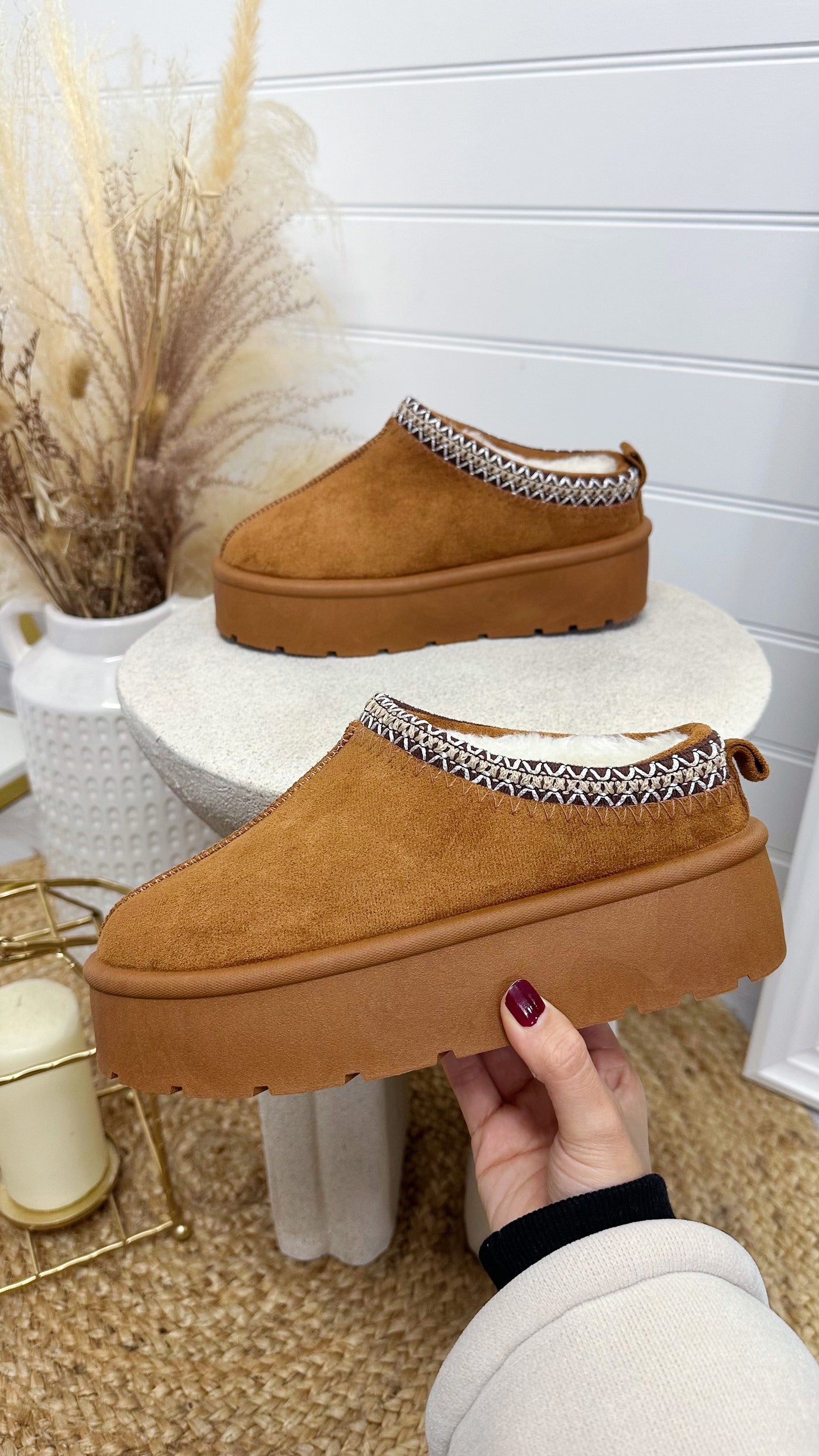 Embroidered Faux Fur Platform Slippers - CHESTNUT