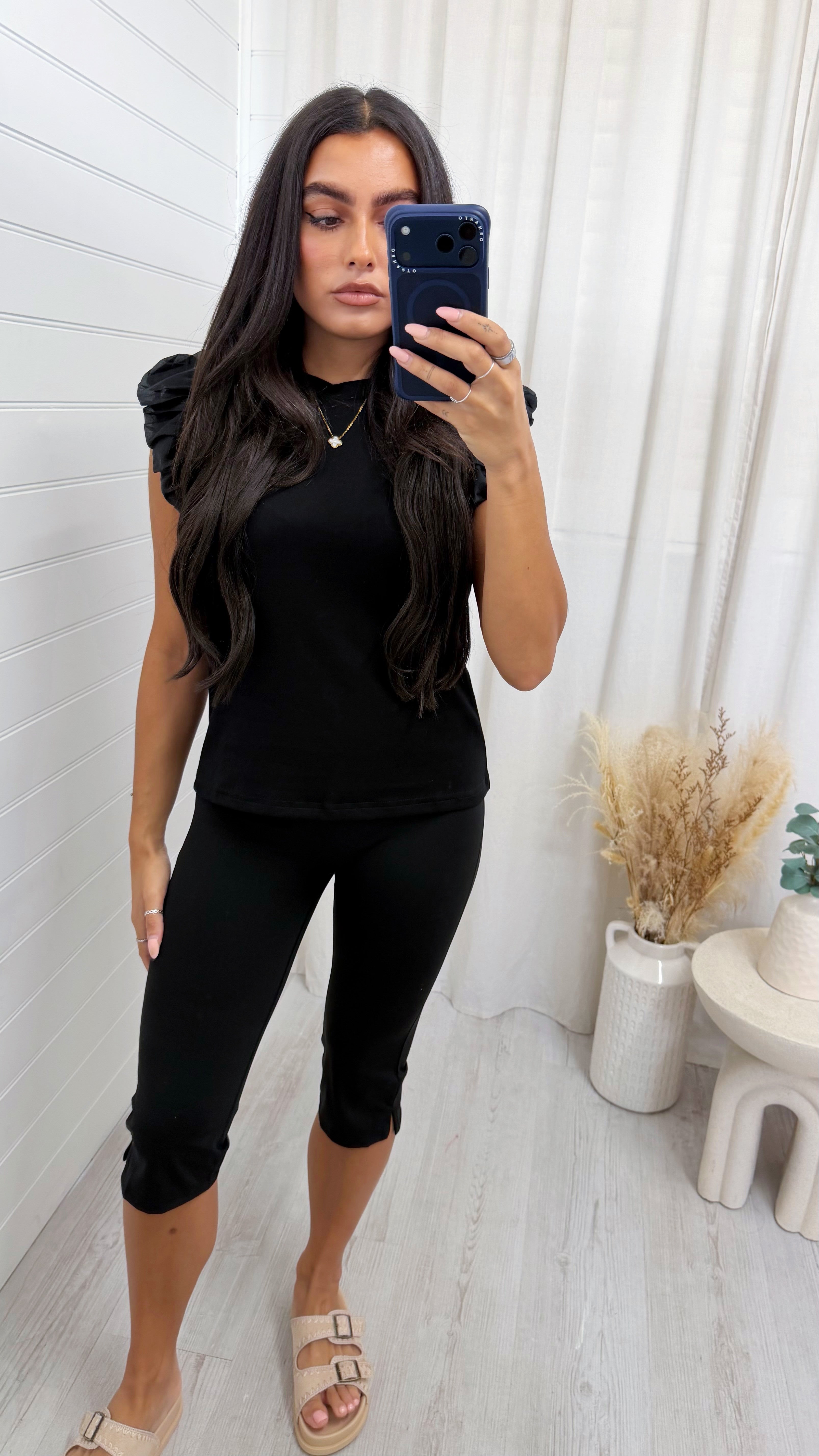 Body Sculpt Capri Leggings - BLACK