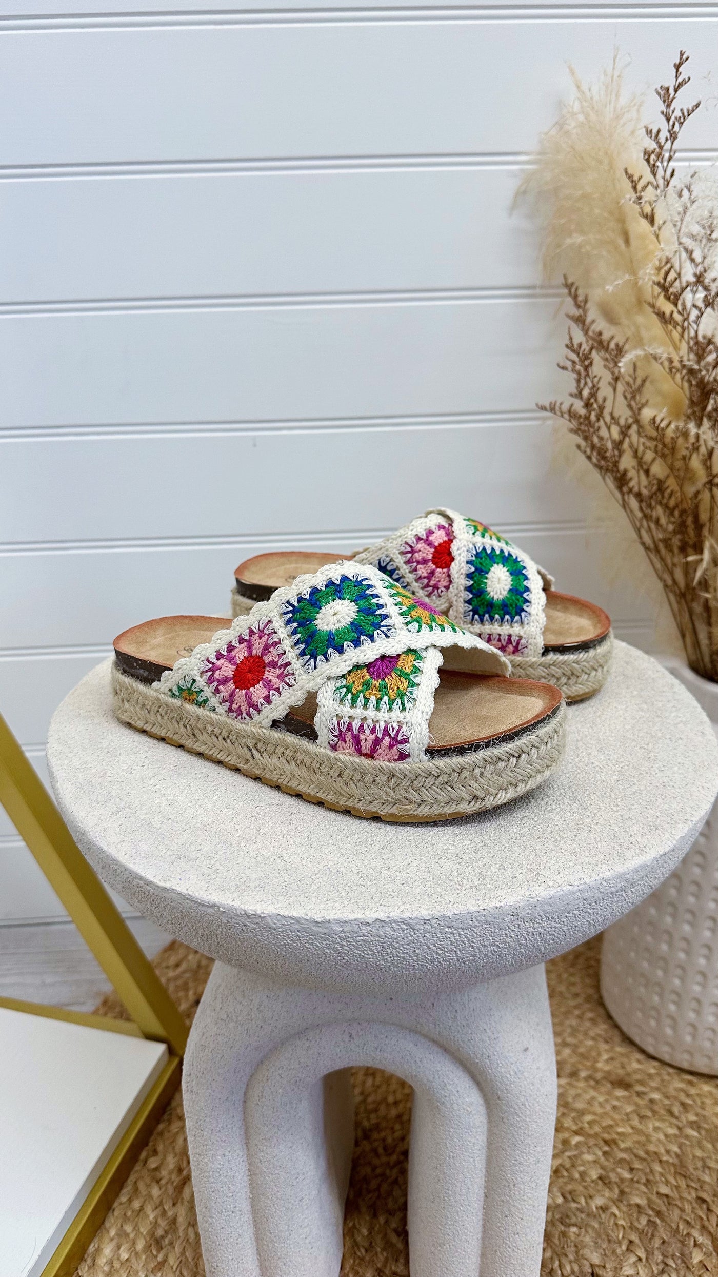 Crochet Flower Strap Chunky Sliders - WHITE
