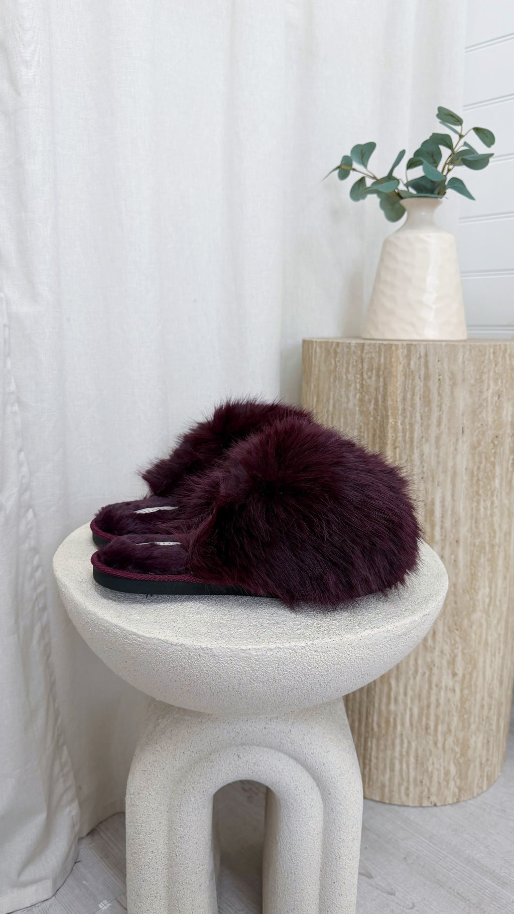 Mega Fluffy Faux Fur Slippers - BURGUNDY