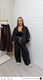 Contrast Trim Baggy Joggers - BLACK