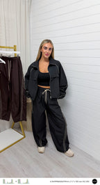 Contrast Trim Baggy Joggers - BLACK