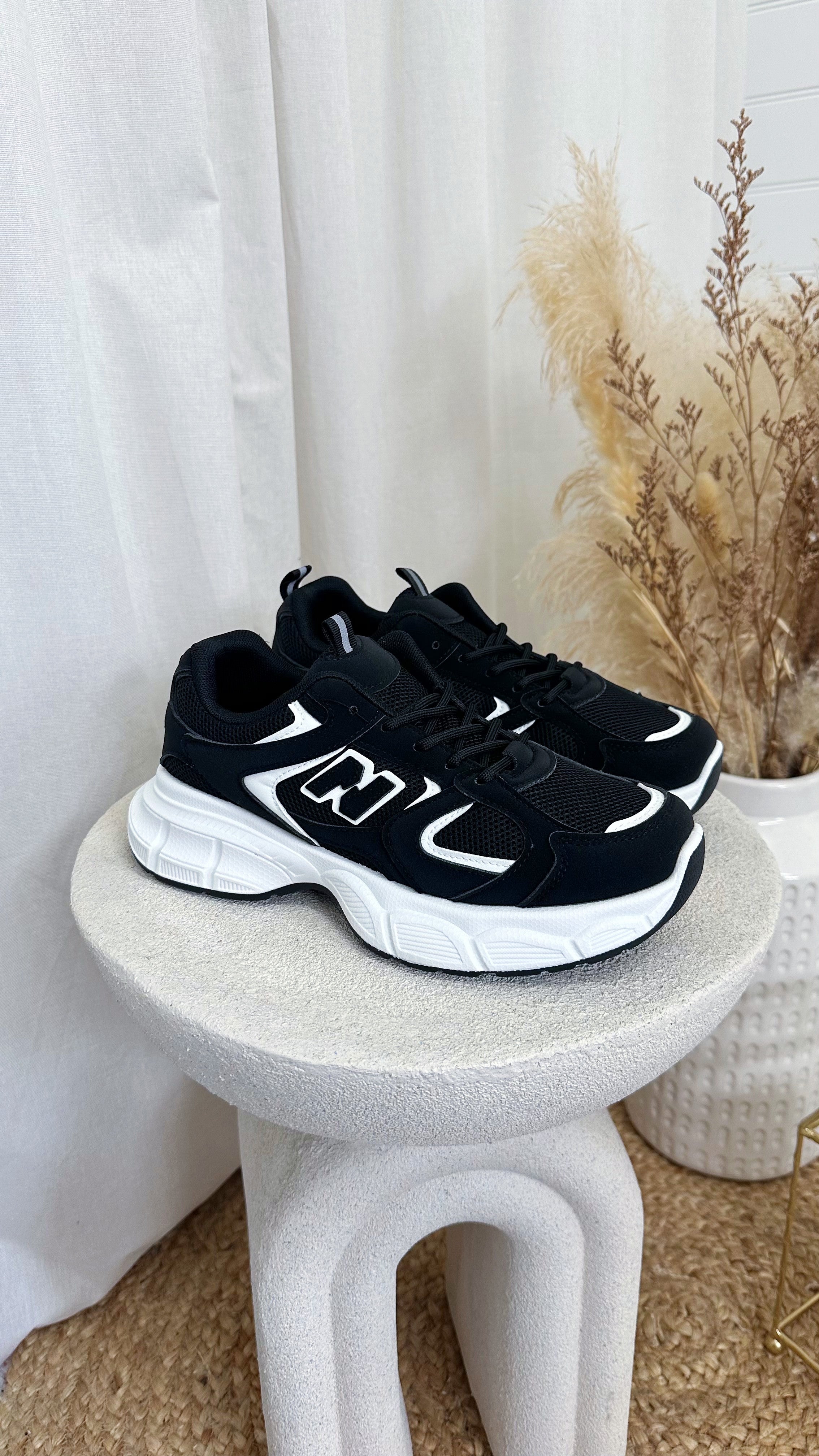 Chunky Sole Mesh Trainers - BLACK/WHITE