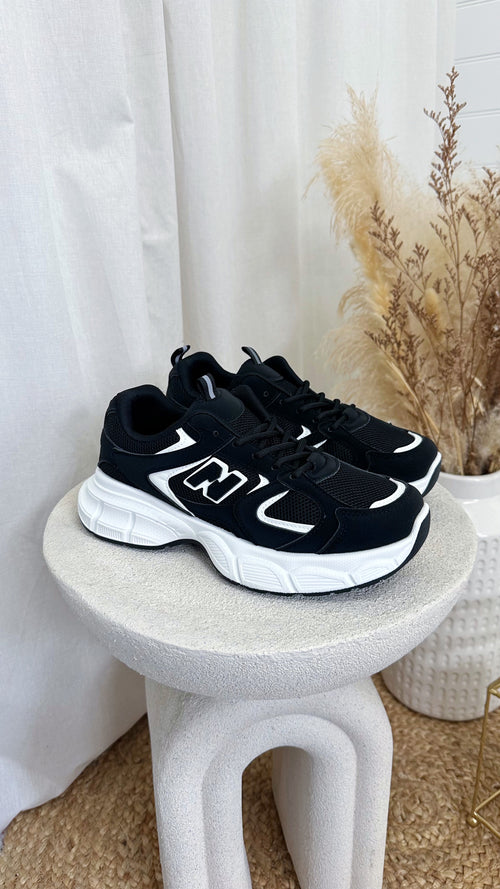 Chunky Sole Mesh Trainers - BLACK/WHITE