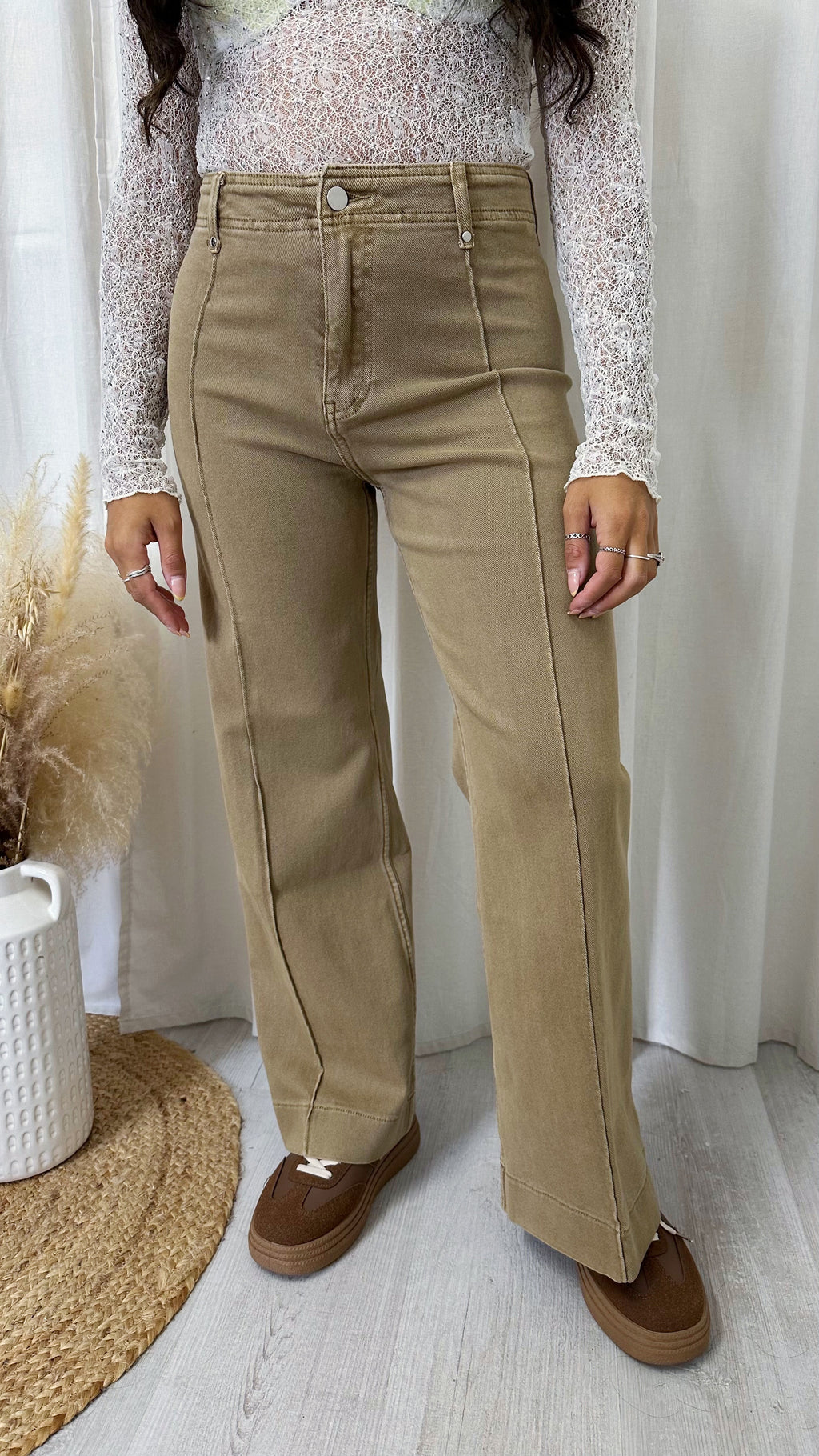 Seam Front Wide Leg Stretchy Jeans - BEIGE