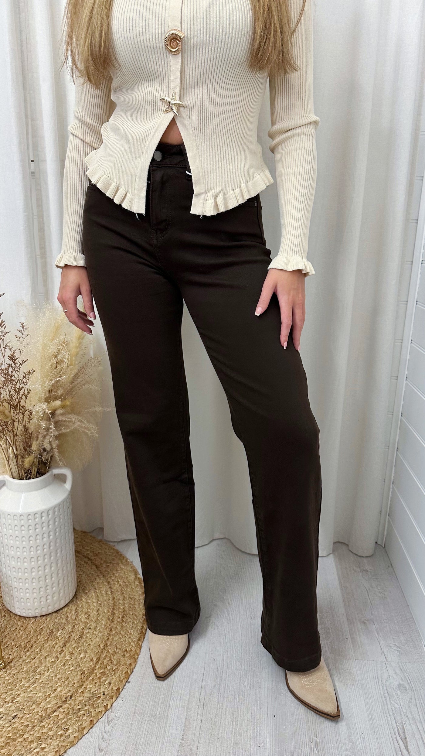 Straight Leg Stretchy High Waisted Jeans - BROWN