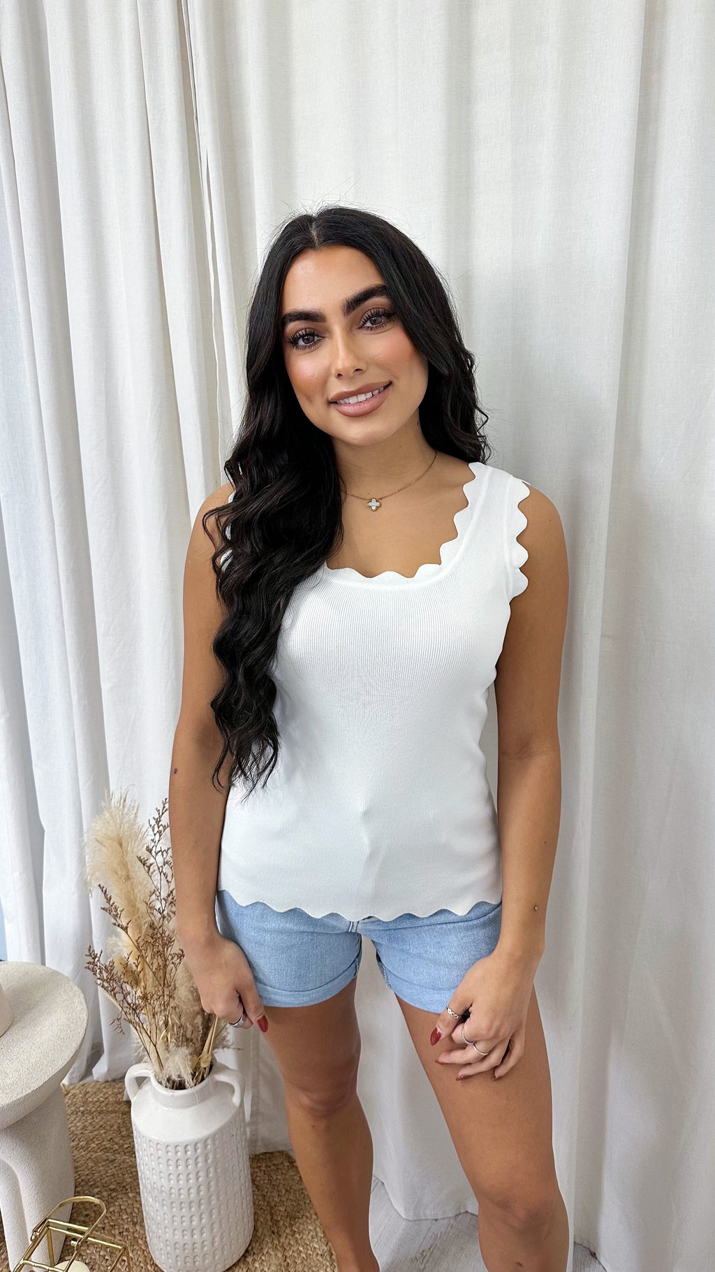 Scalloped Edged Knitted Vest - WHITE