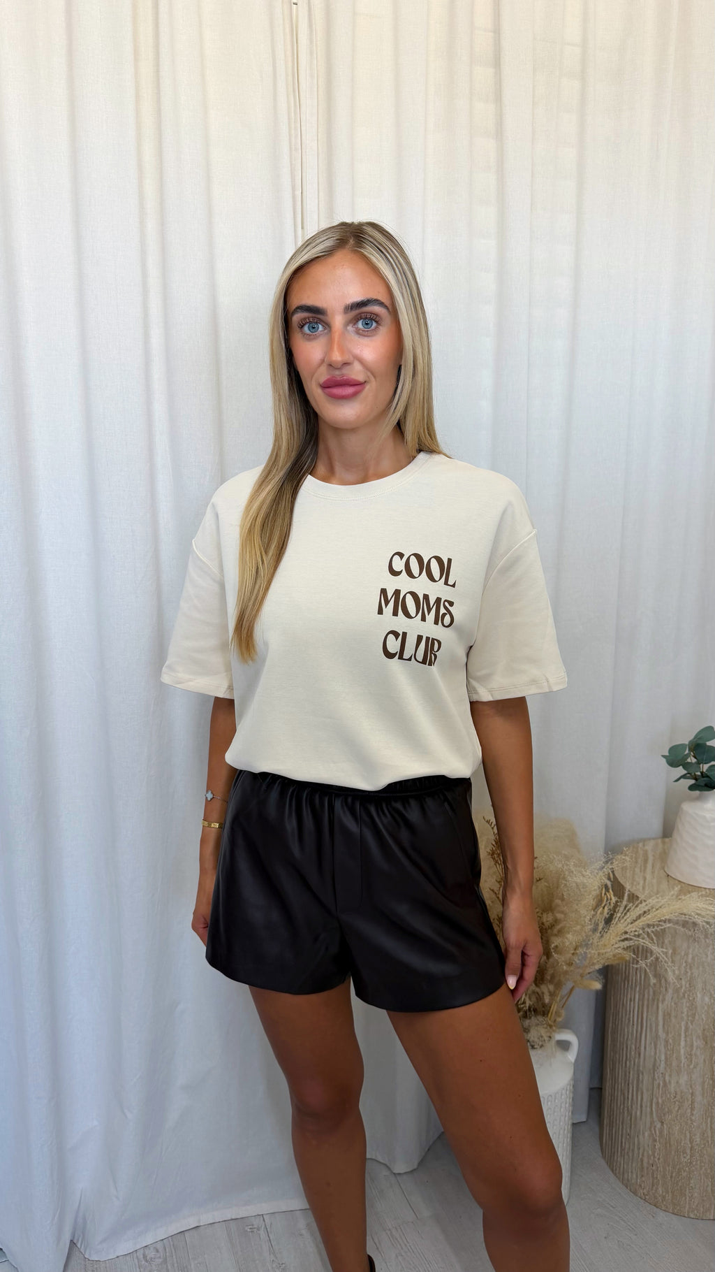 Relaxed Leather Shorts - BROWN