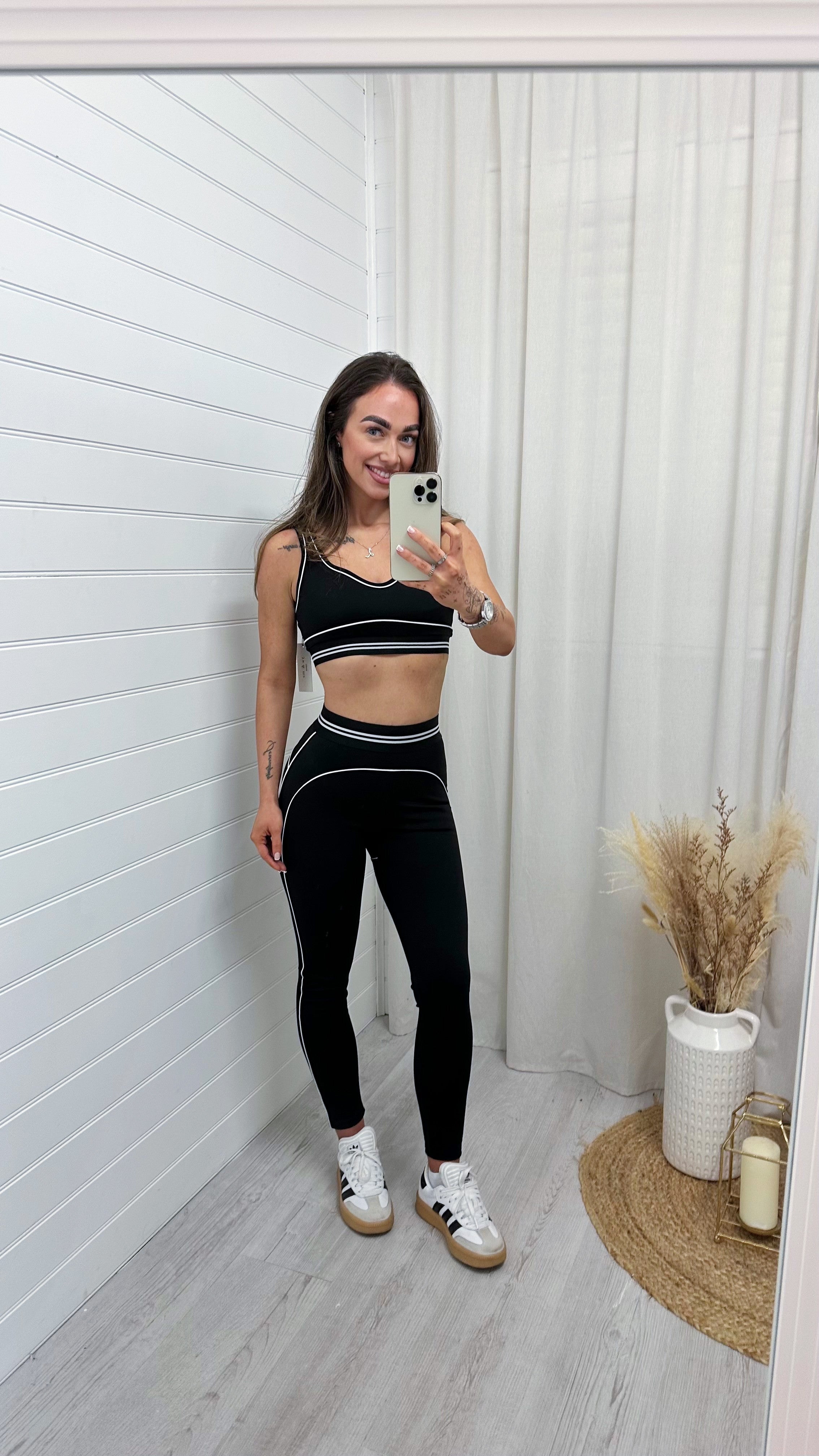 Piped Trim Sports Bra and Leggings Gym Set - BLACK