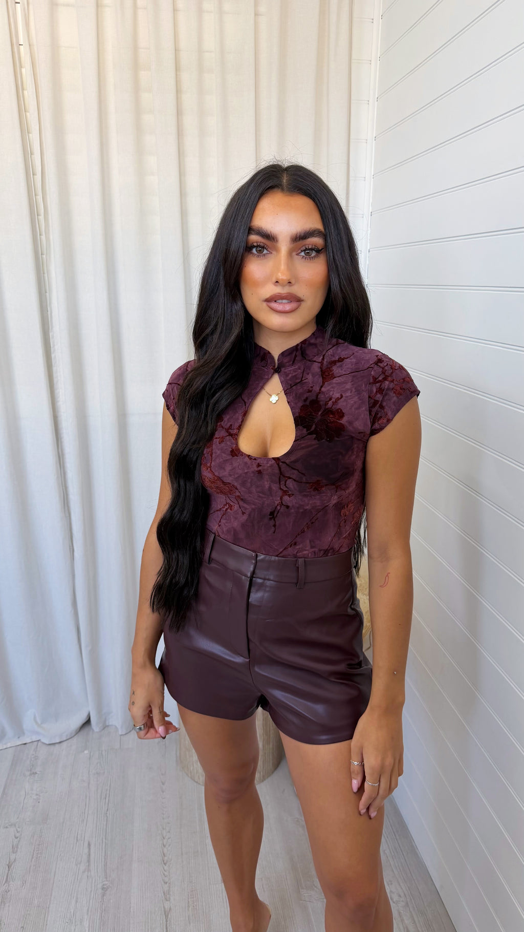 Velvet Branch Key Hole Top - BURGUNDY