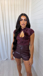 Velvet Branch Key Hole Top - BURGUNDY