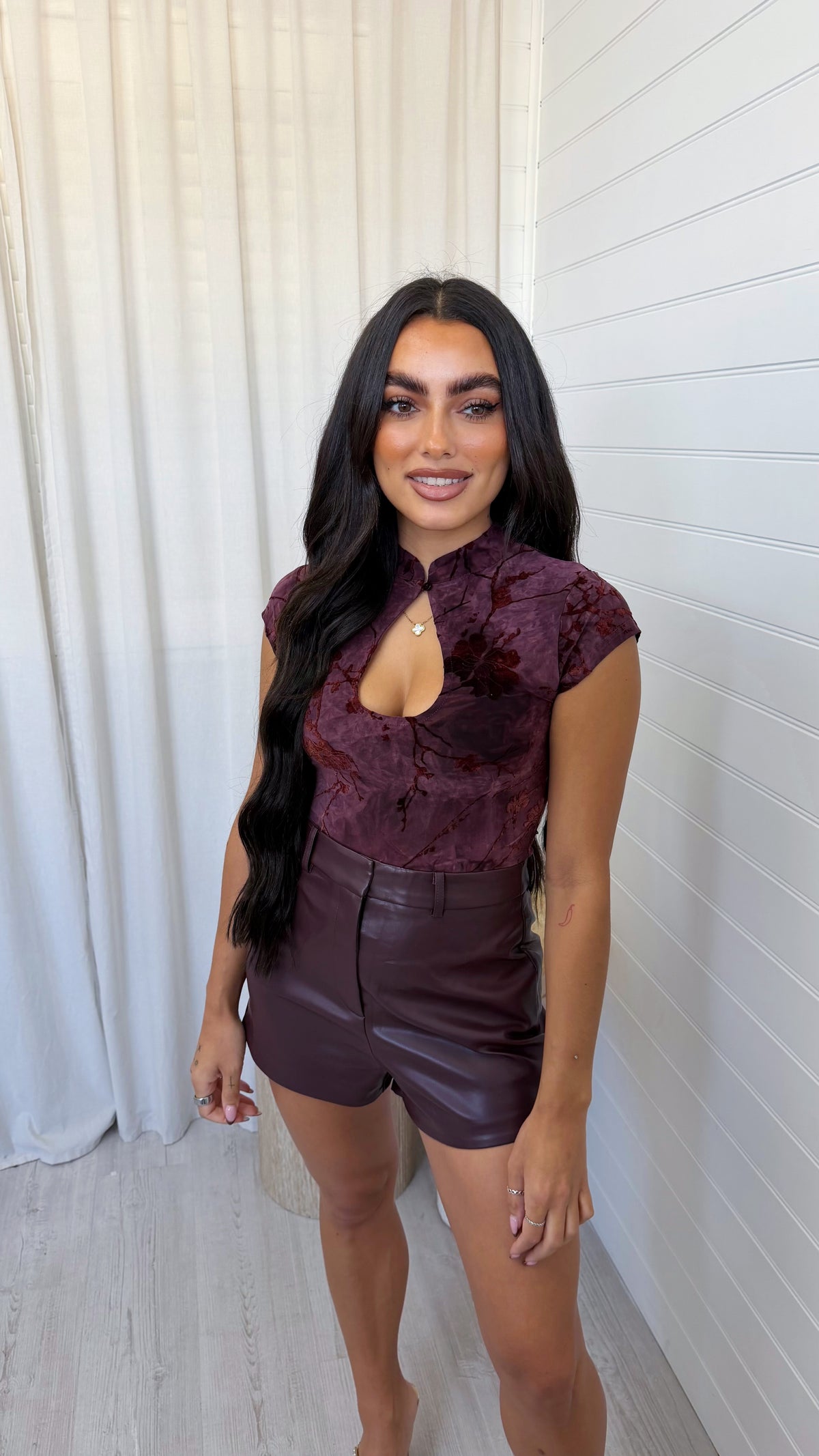 Velvet Branch Key Hole Top - BURGUNDY