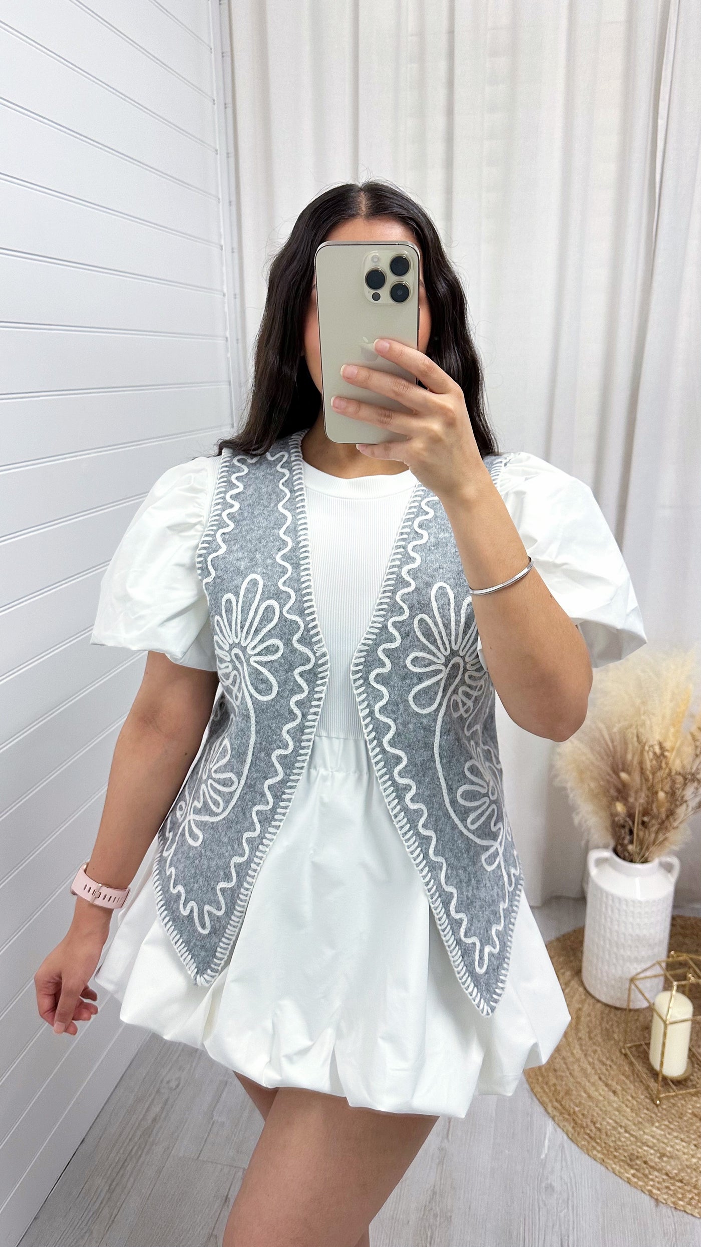 Embroidered Knit Open Waistcoat - GREY