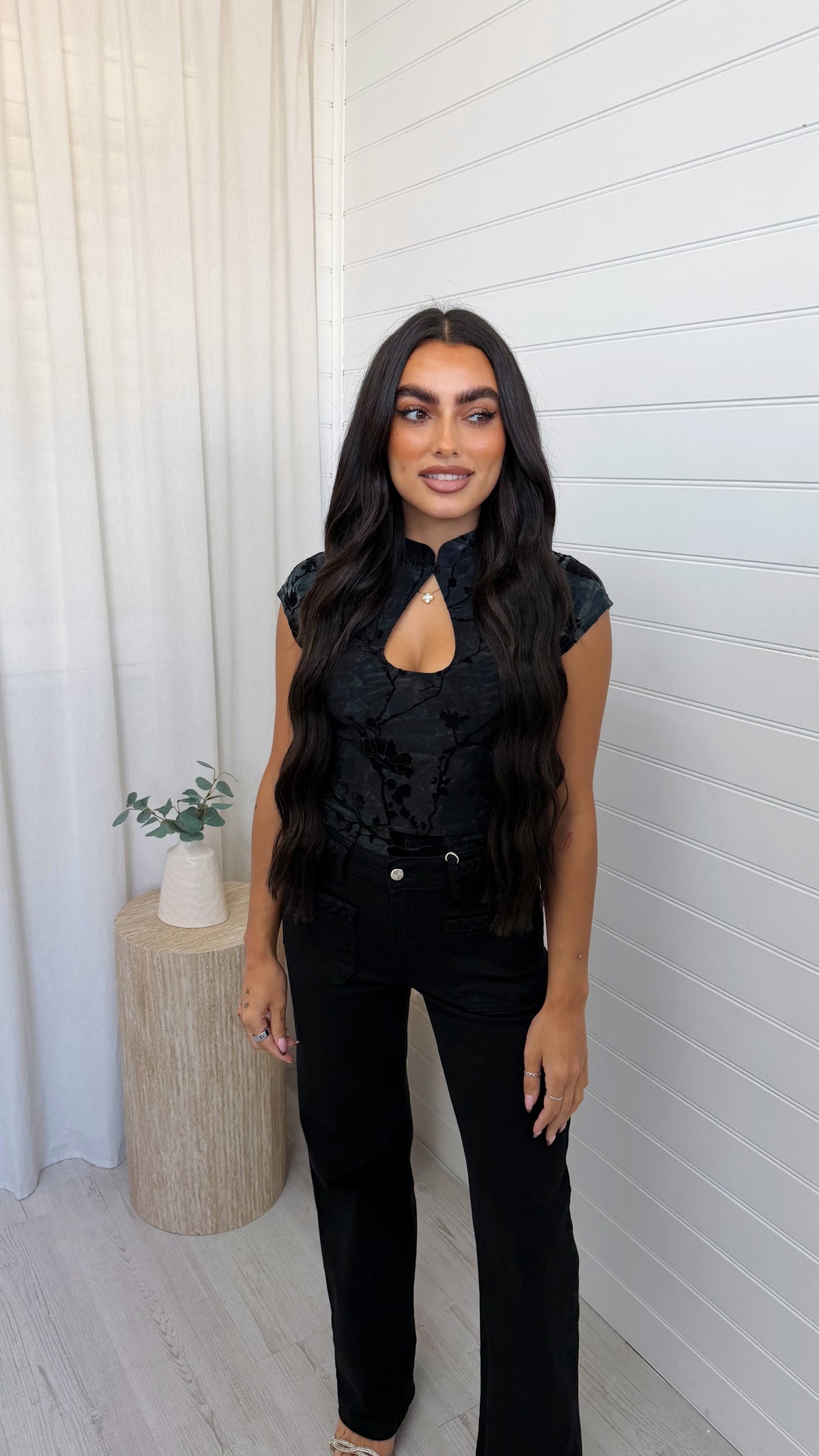Velvet Branch Key Hole Top - BLACK