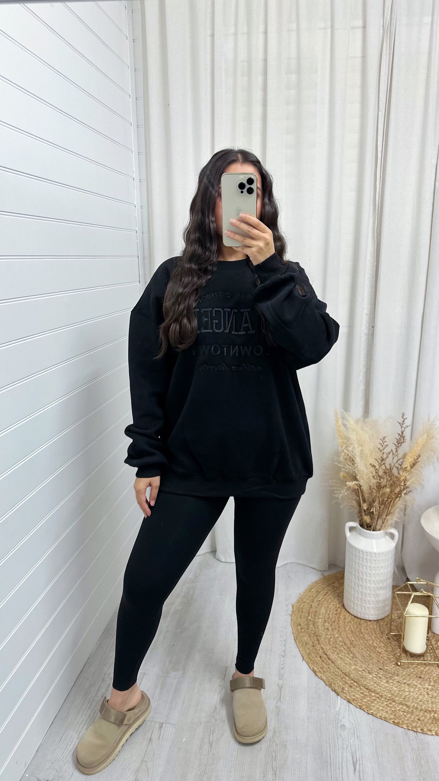 Los Angeles Embroidered Fleece Lined Sweatshirt - BLACK