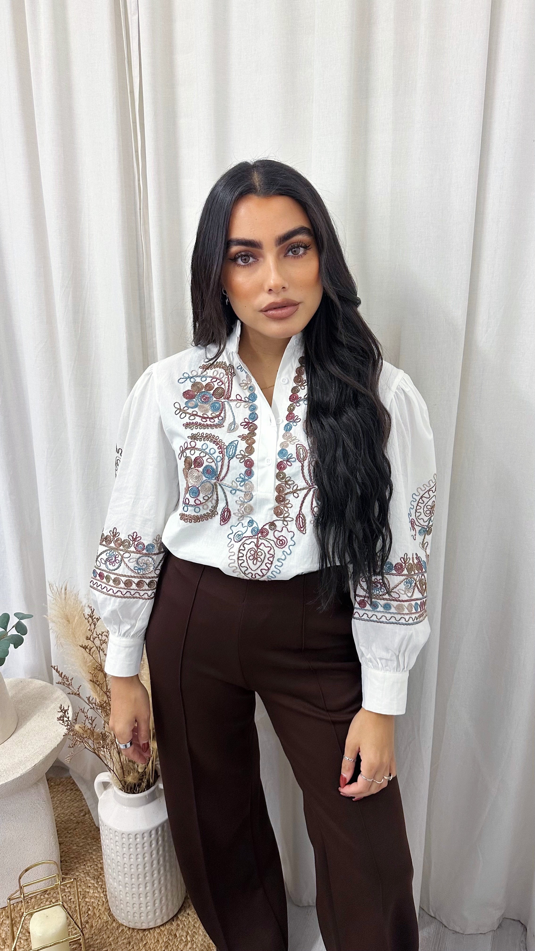 Embroidered Detail Puff Sleeve Top - WHITE