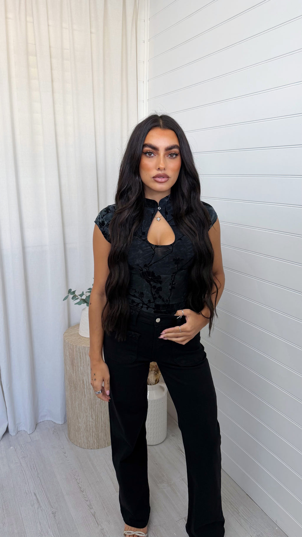 Velvet Branch Key Hole Top - BLACK