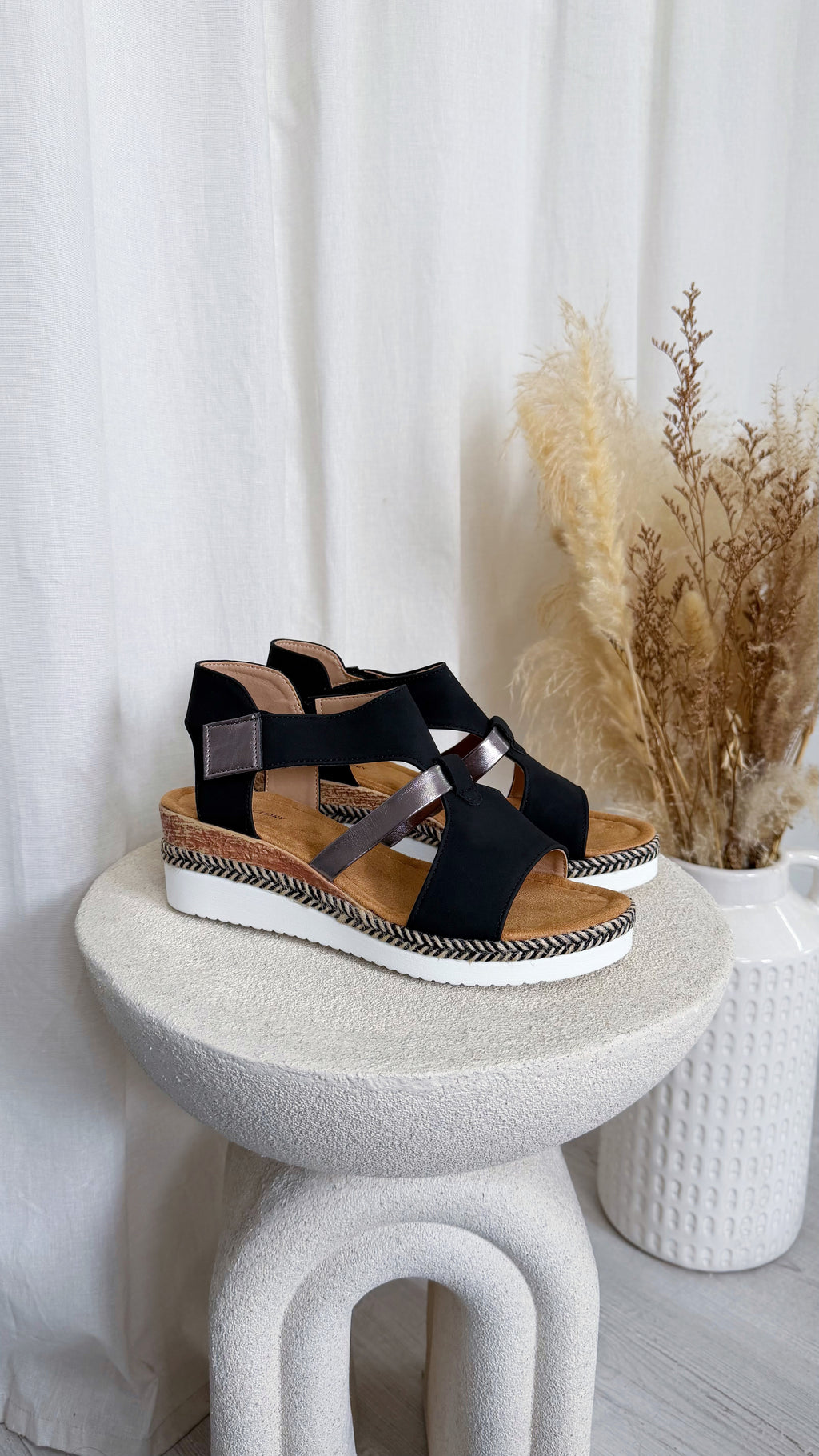 Suede Comfort Wedge Sandals - BLACK